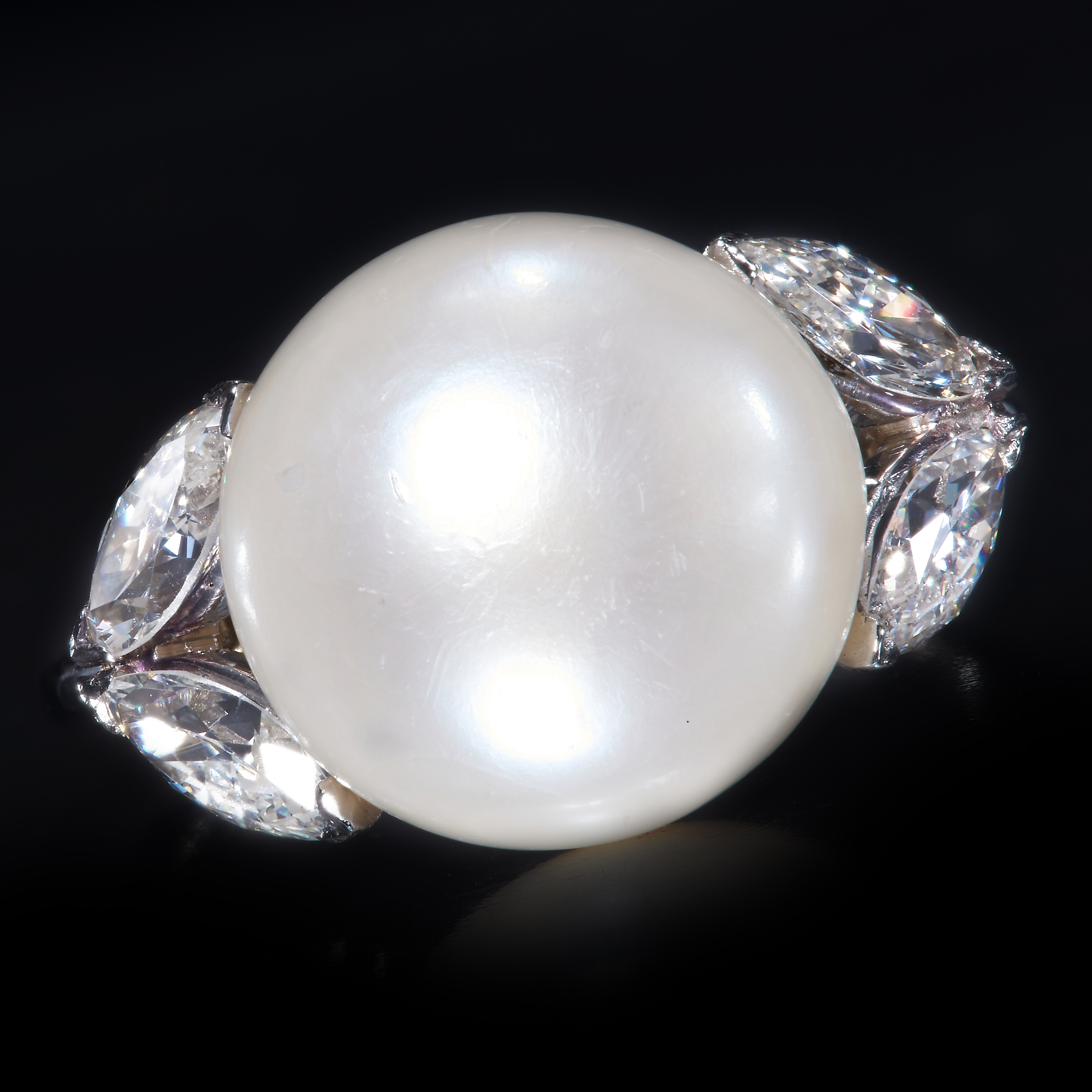 IMPORTANT NATURAL PEARL AND DIAMOND RING - Image 2 of 3