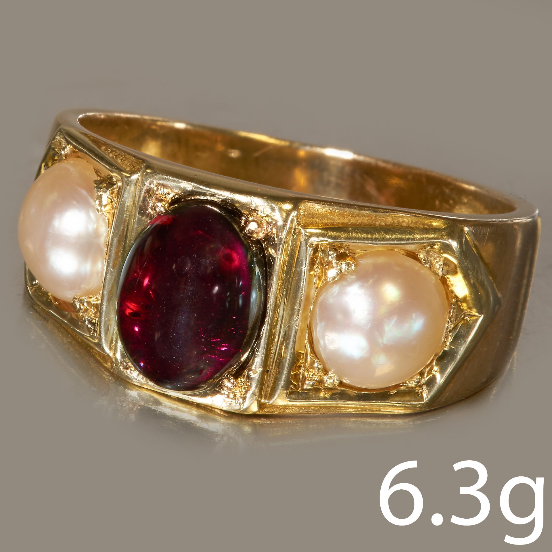 GARNET AND PEARL 3-STONE RING