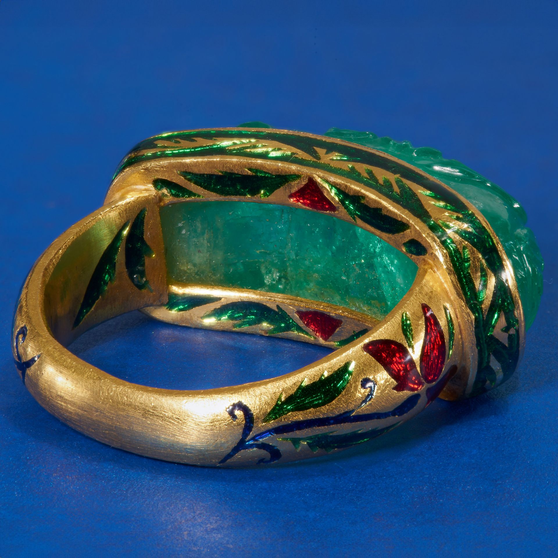 MOGHUL EMERALD AND ENAMEL RING - Image 2 of 2