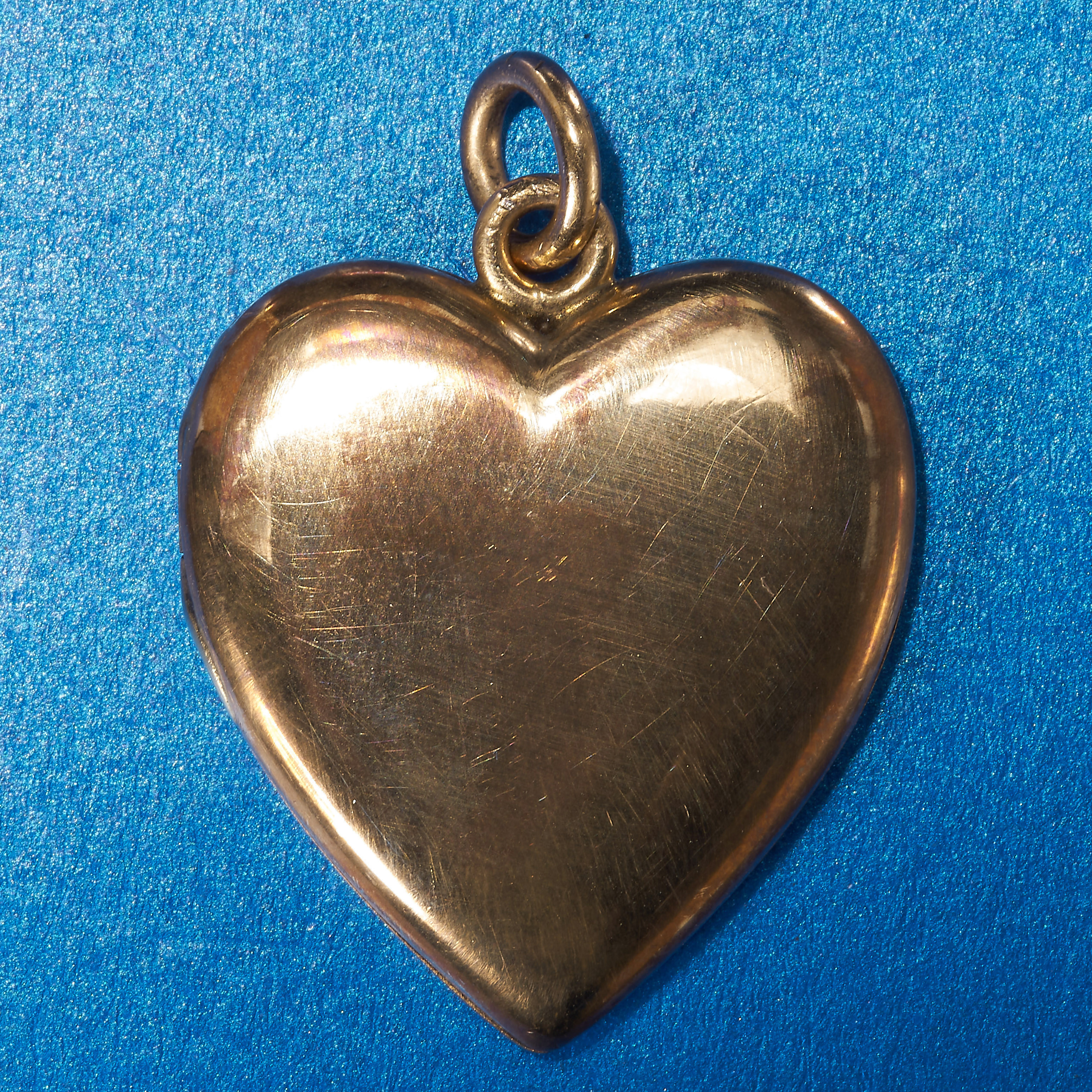 HEART GOLD LOCKET PENDANT