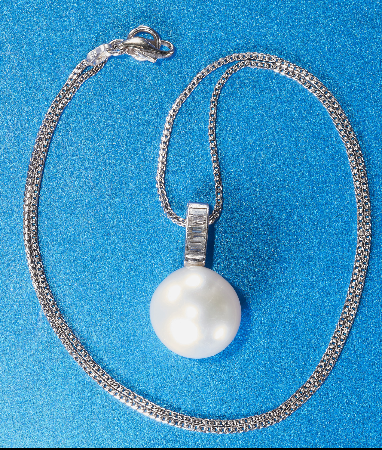 LARGE PEARL AND DIAMOND PENDANT WITH NECKLACE - Image 2 of 2