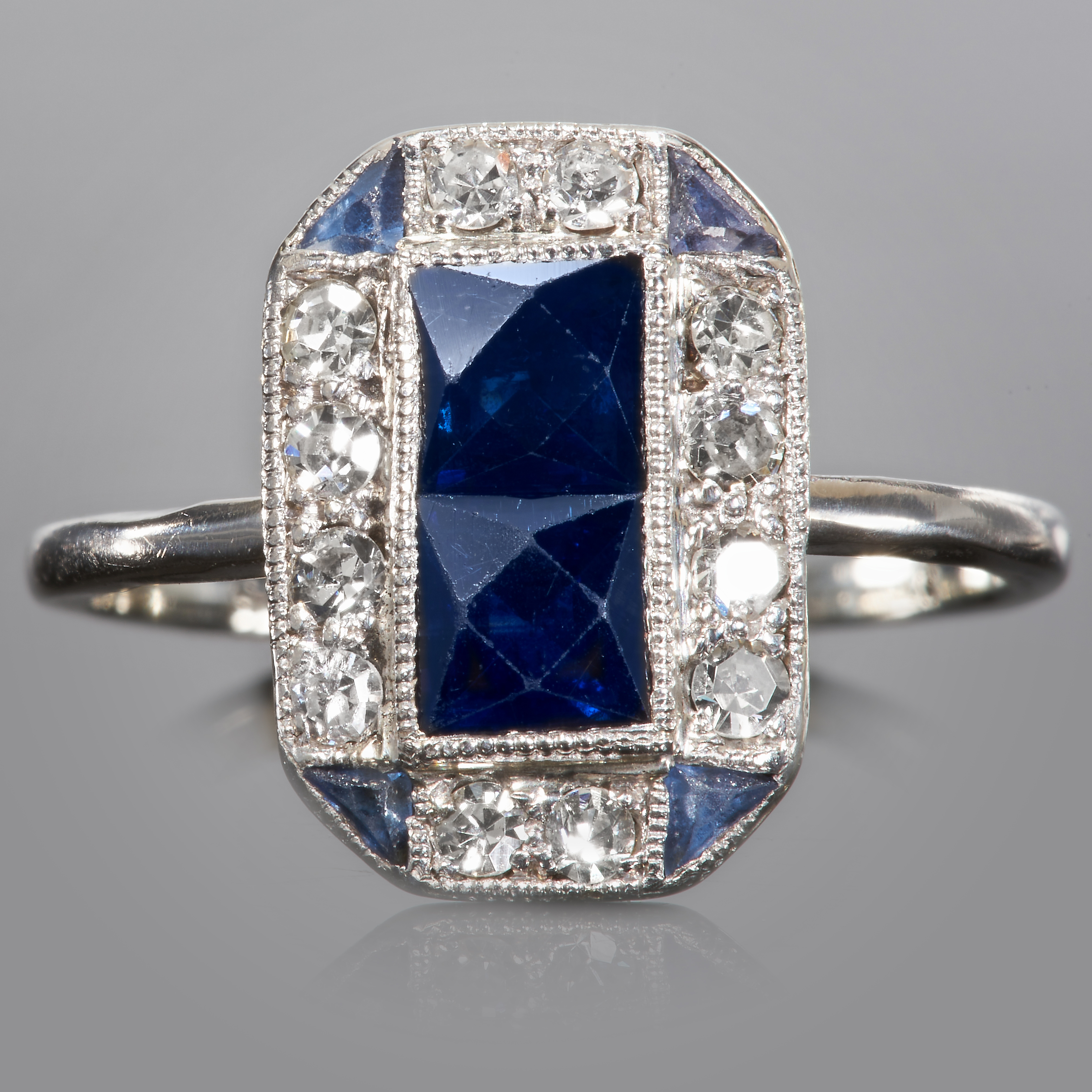 ART-DECO SAPPHIRE AND DIAMOND RING