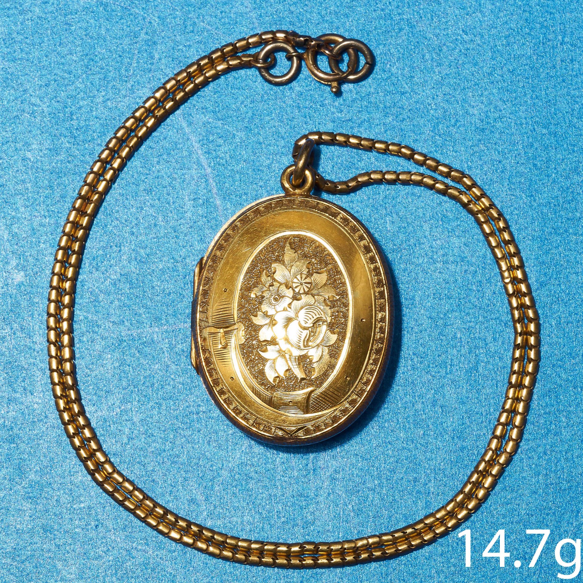 VICTORIAN GOLD DOUBLE SIDED ENGRAVED LOCKET PENDANT WITH GOLD NECKLACE