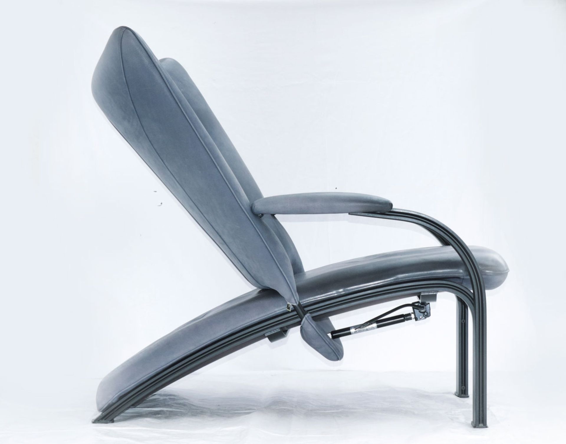 Design - Relaxchair - Image 9 of 13