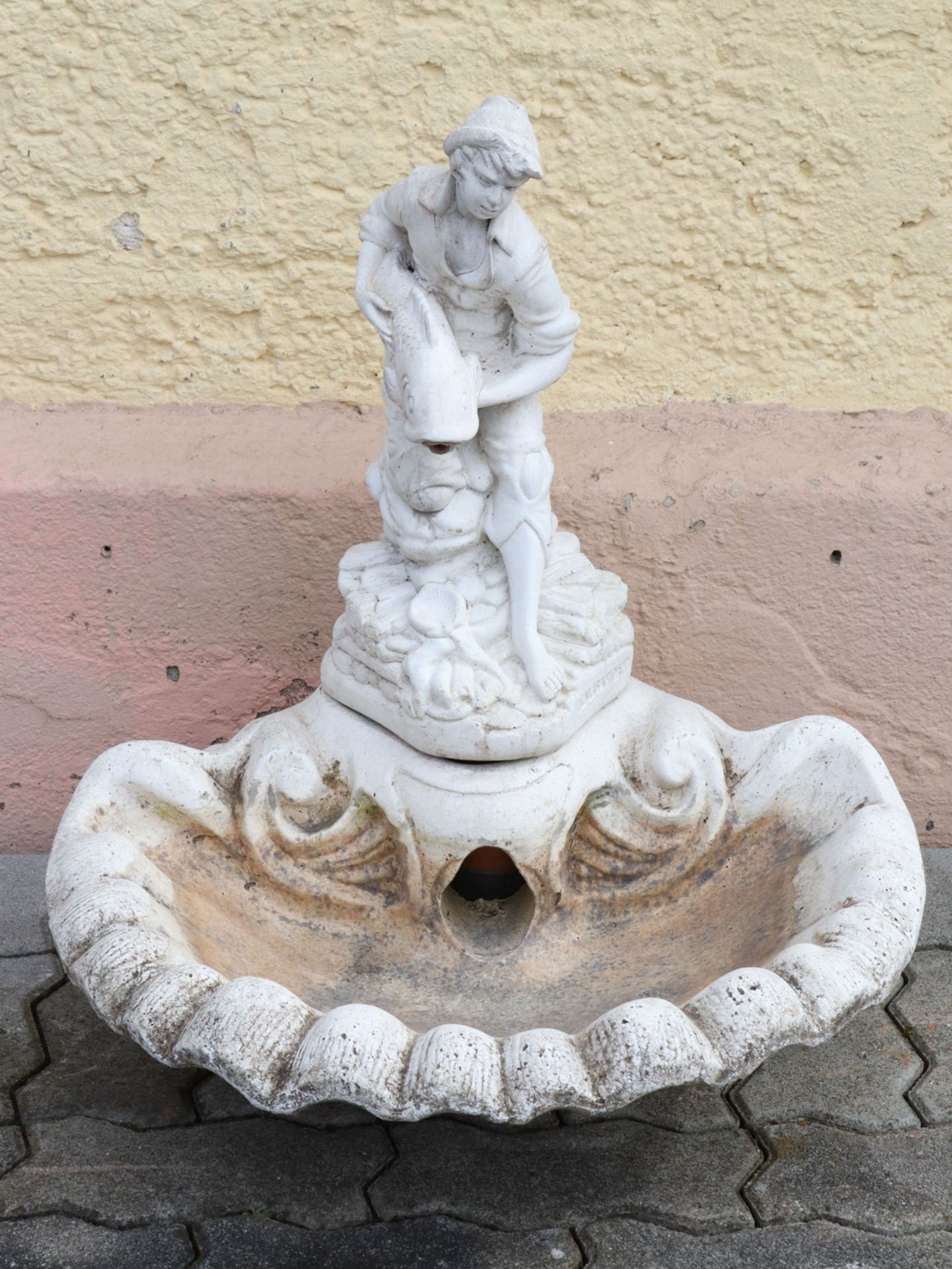 Garten - Brunnen mit Figur