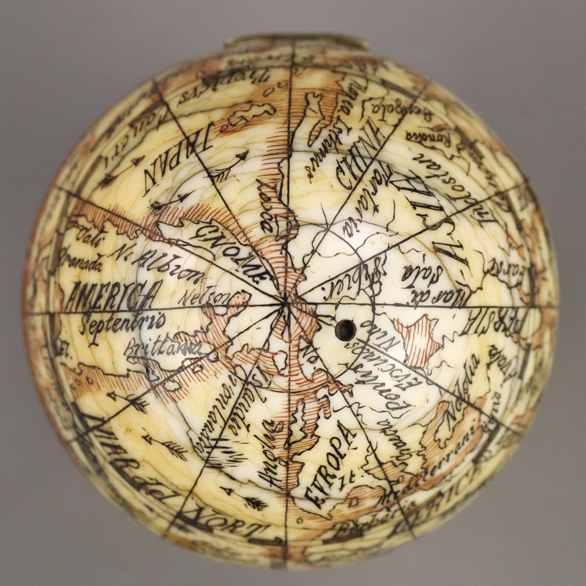 Elfenbein-Globus mit Sonnenuhr - Image 10 of 18