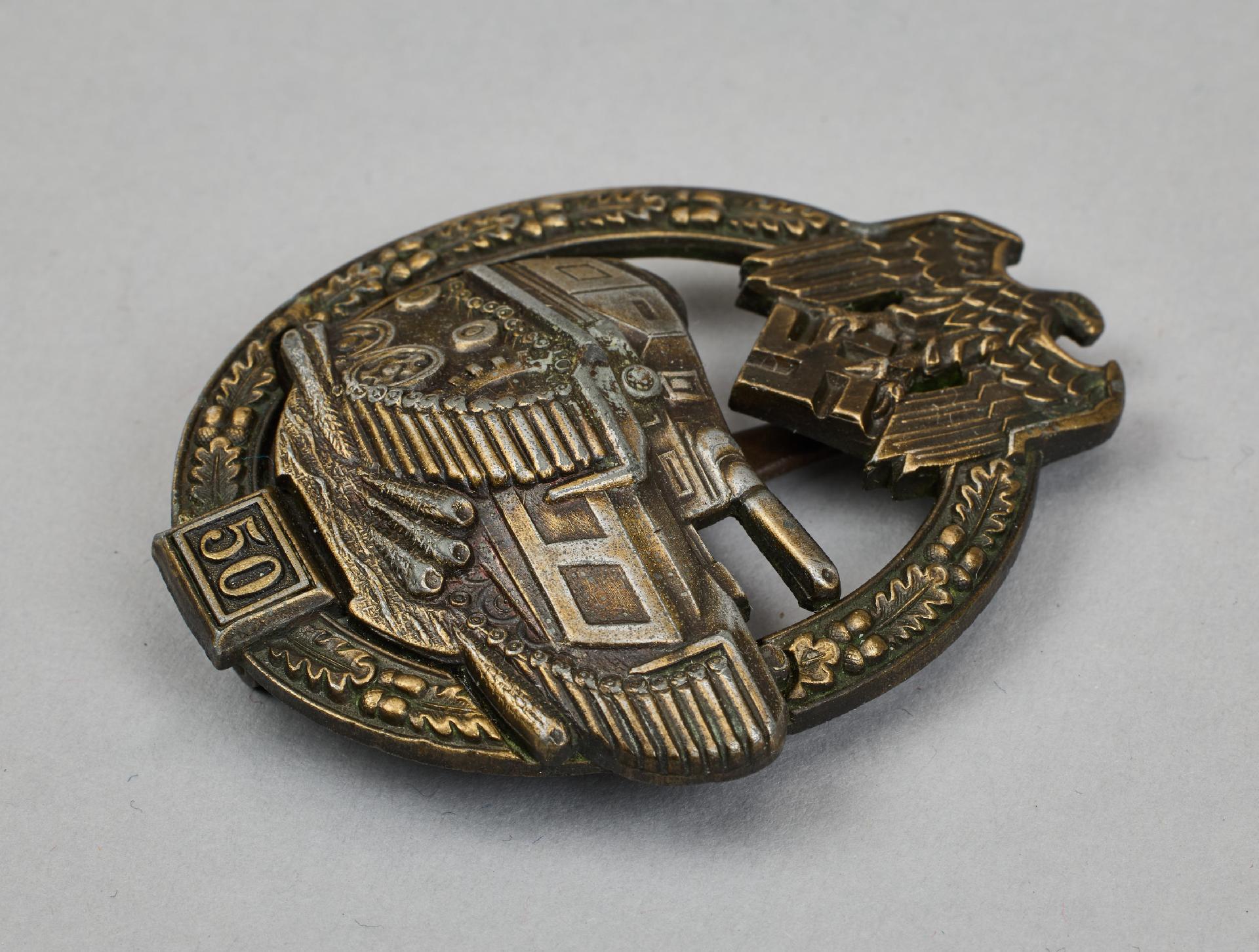 Awards of the Army and the Waffen - SS : Panzerkampfabzeichen in Bronze mit Einsatzzahl 50. - Image 6 of 6