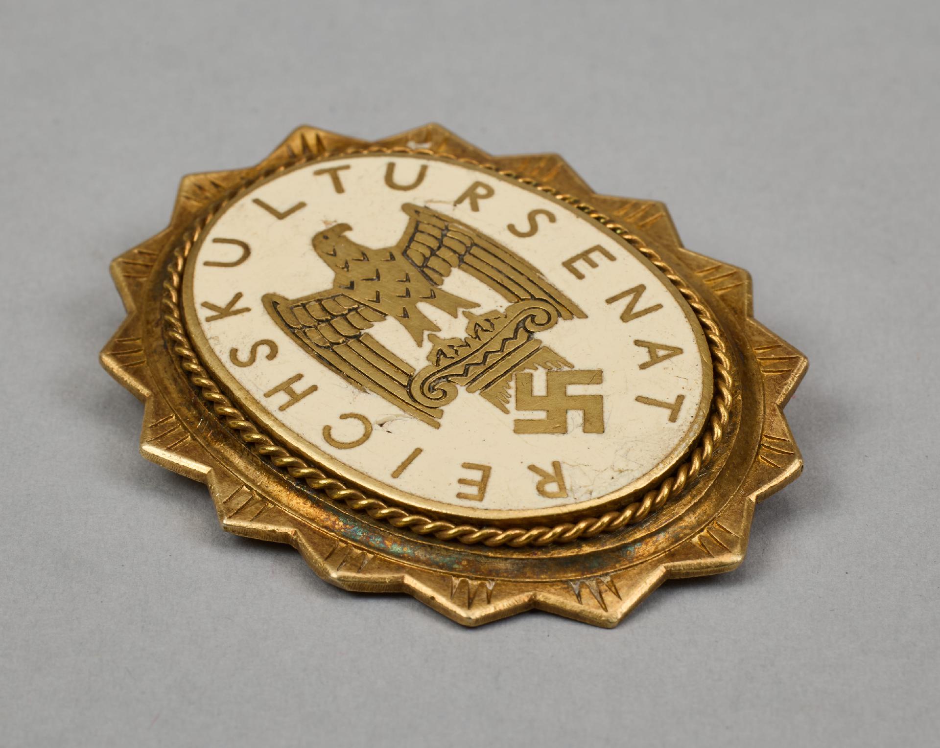 Civil Orders and Medals : Ehrenplakette des Reichskultursenats mit eingeschlagener Matrikelnumme...