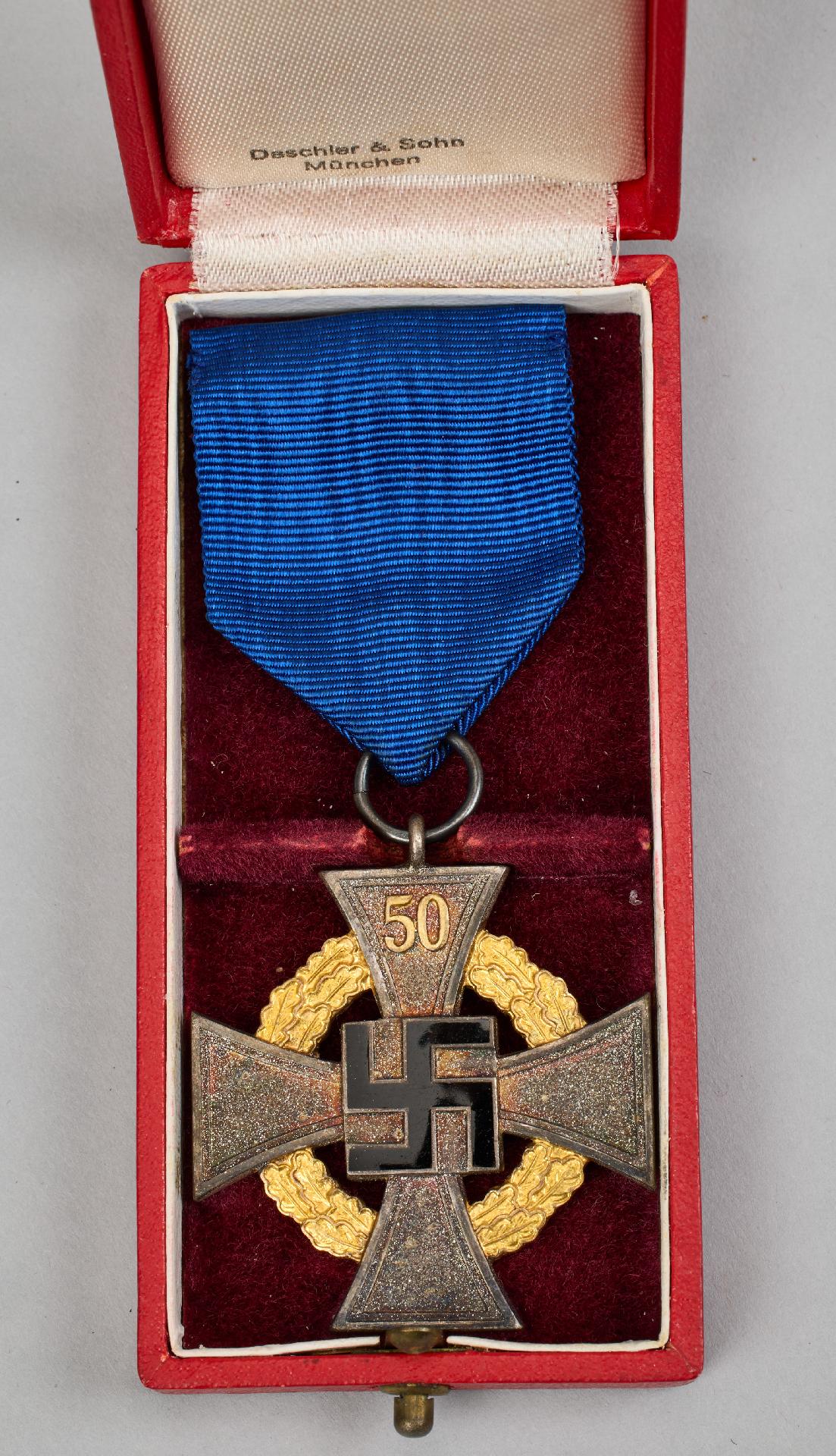 Zivile Auszeichnungen und Abzeichen : Treuedienst -Ehrenzeichen - Sonderstufe mit der Zahl 50 - Bild 3 aus 5