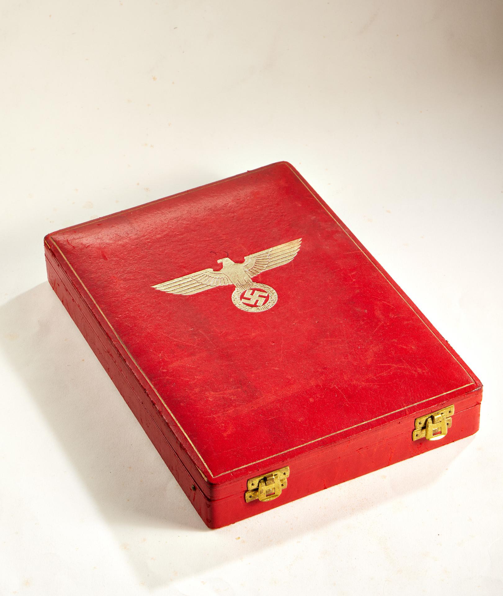 German Eagle Order : German Eagle Order: Grand Cross set in original case. - Image 2 of 8