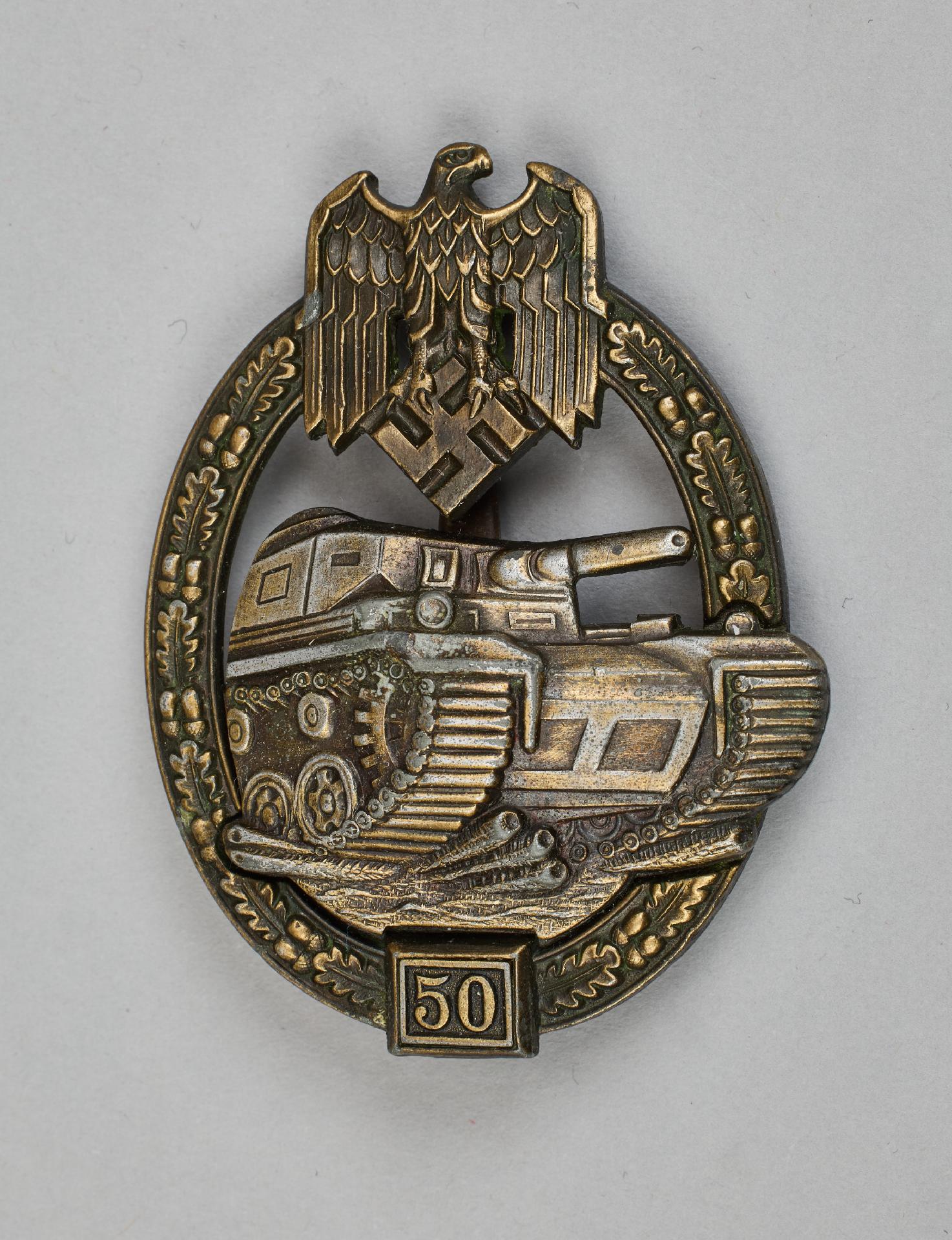 Awards of the Army and the Waffen - SS : Panzerkampfabzeichen in Bronze mit Einsatzzahl 50.