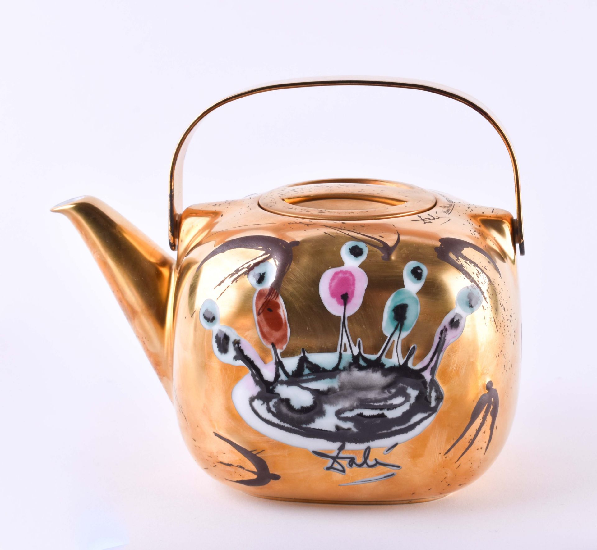 Suomi teapot by Salvador Dali & Timo Sarpaneva