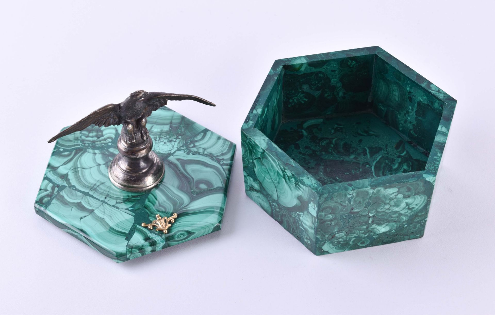 Malachite lidded box Russia - Image 4 of 4