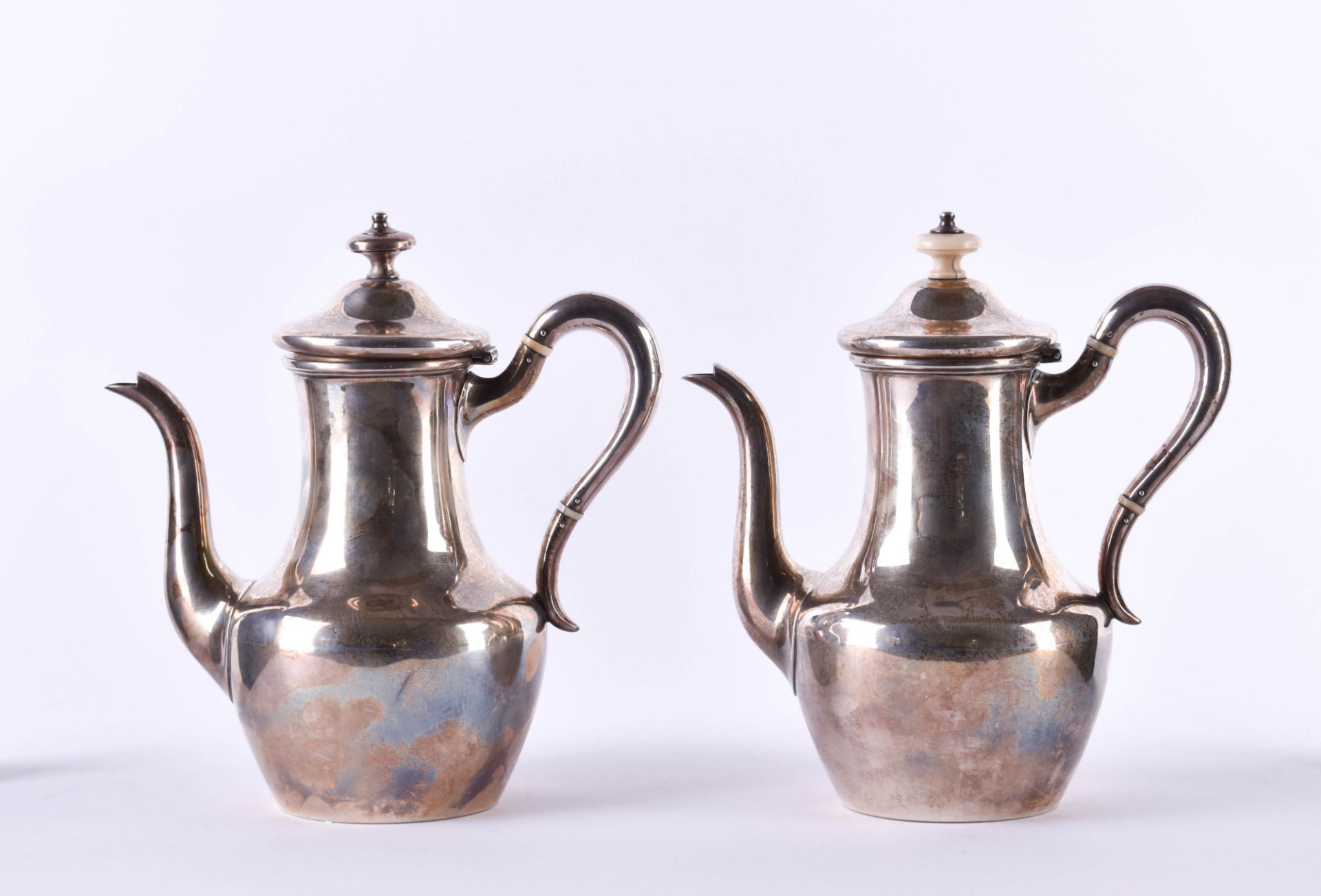2 Art Deco silver jugs England 