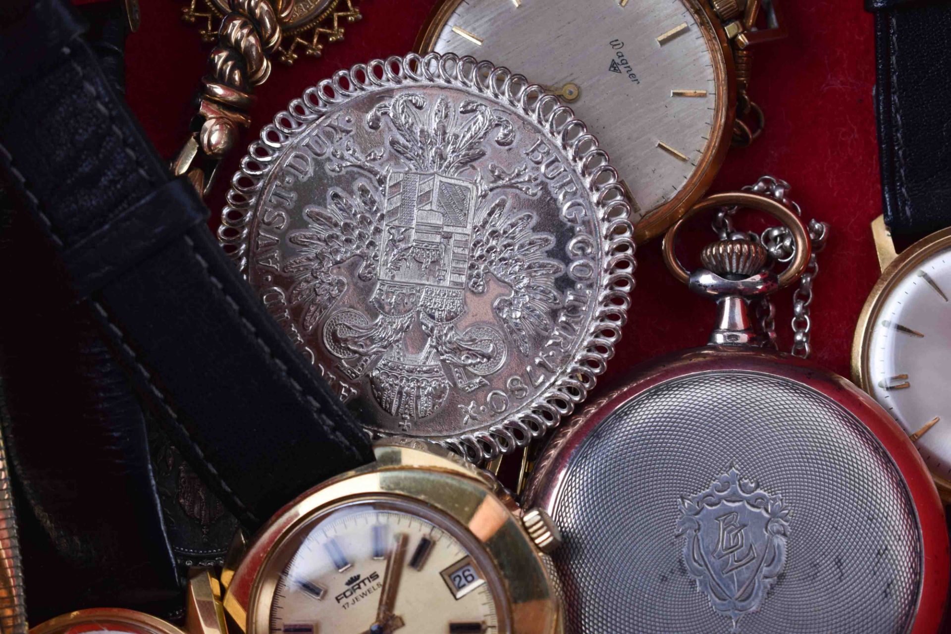 A group of watches and jewellery - Image 3 of 3