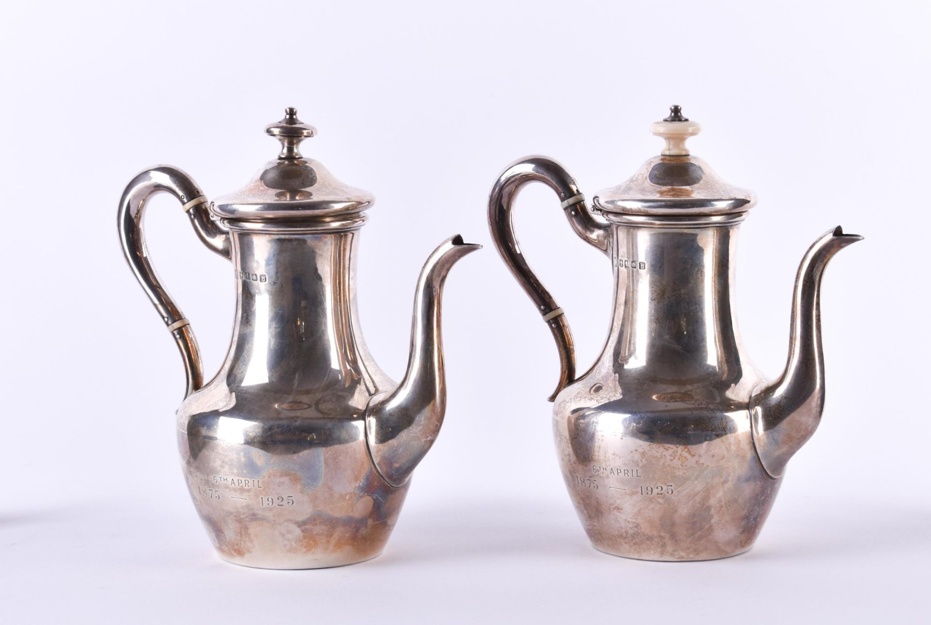 2 Art Deco silver jugs England  - Image 2 of 5