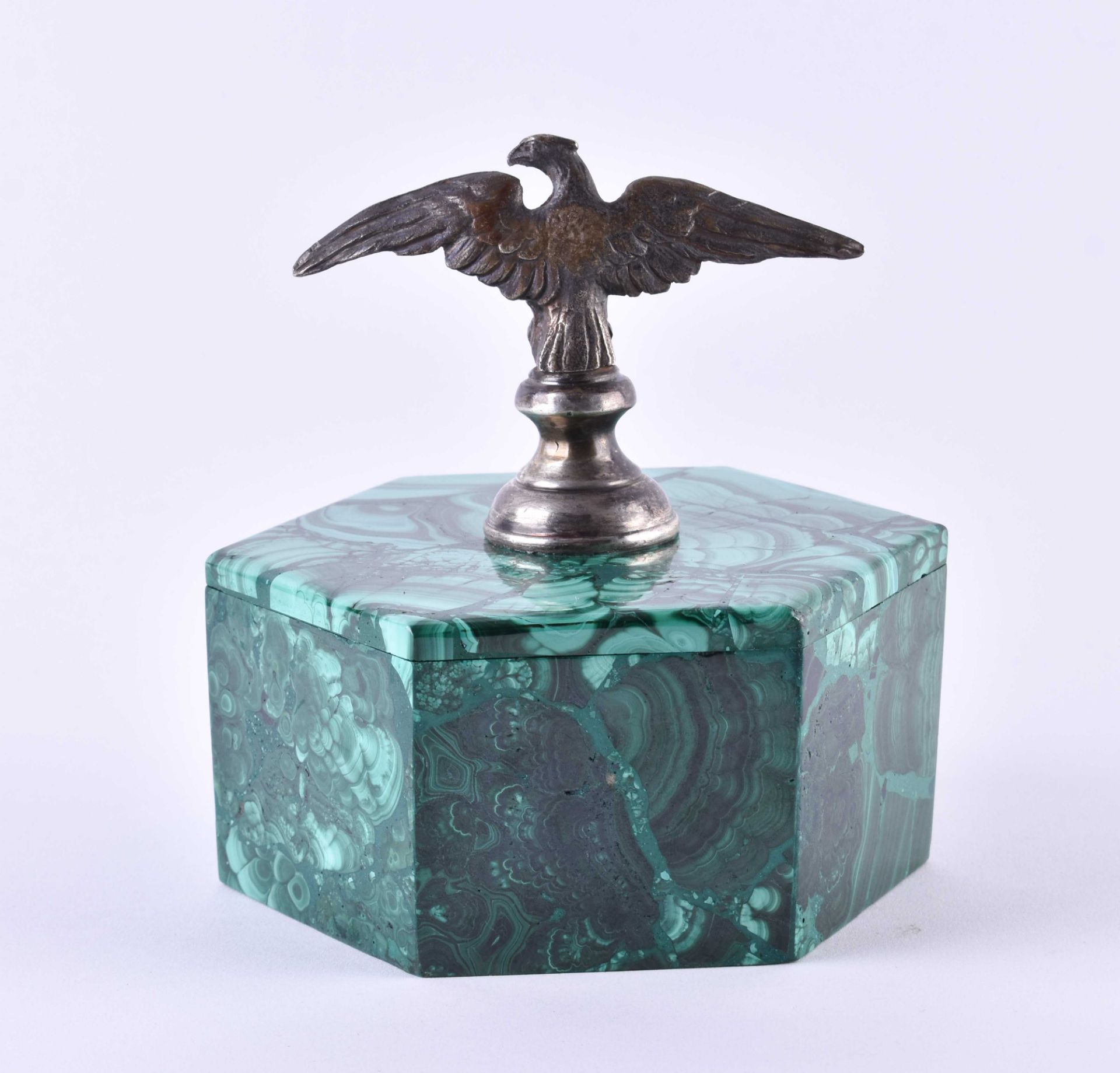 Malachite lidded box Russia - Image 2 of 4