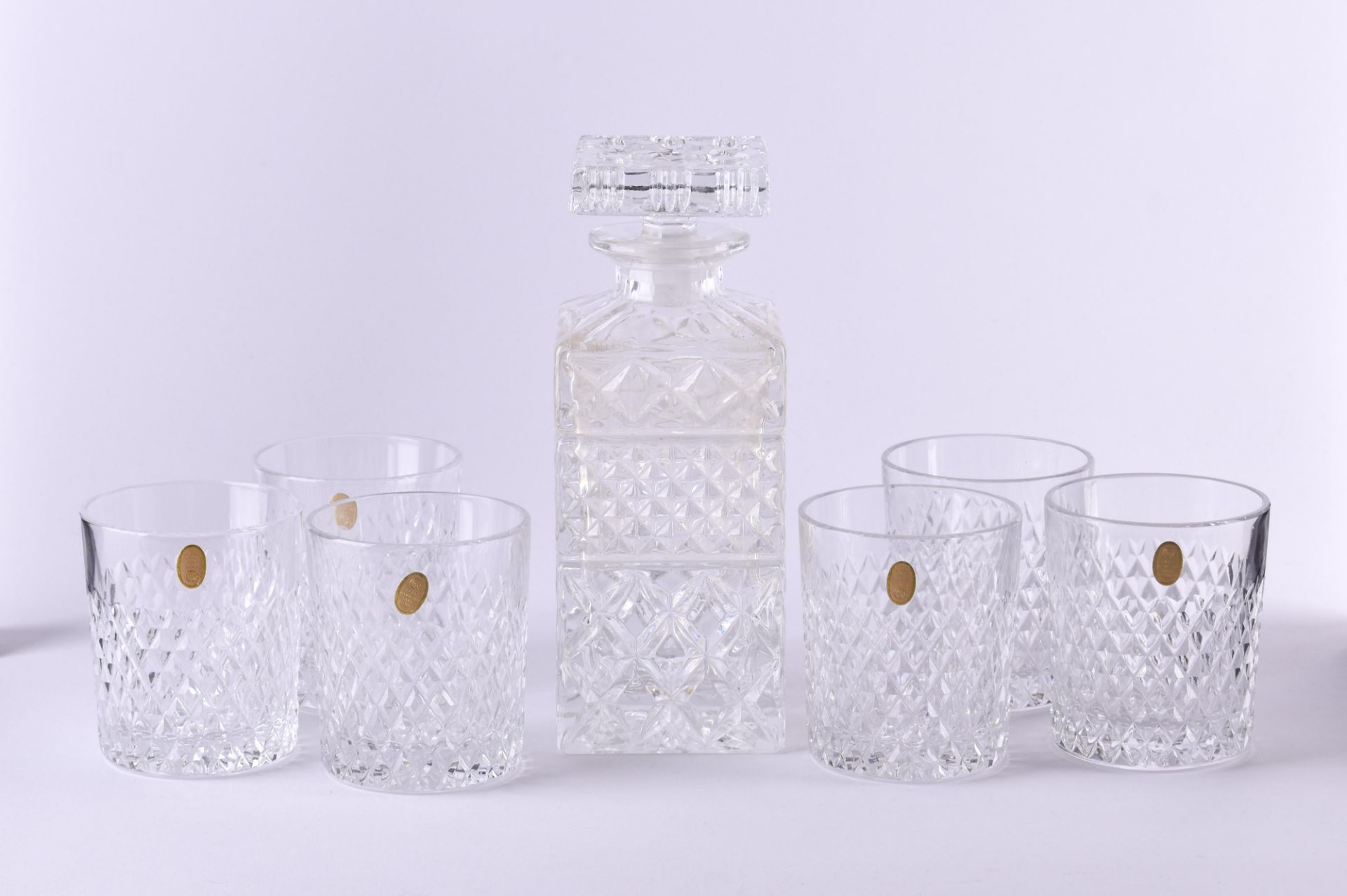 Whiskey carafe with 6 glasses