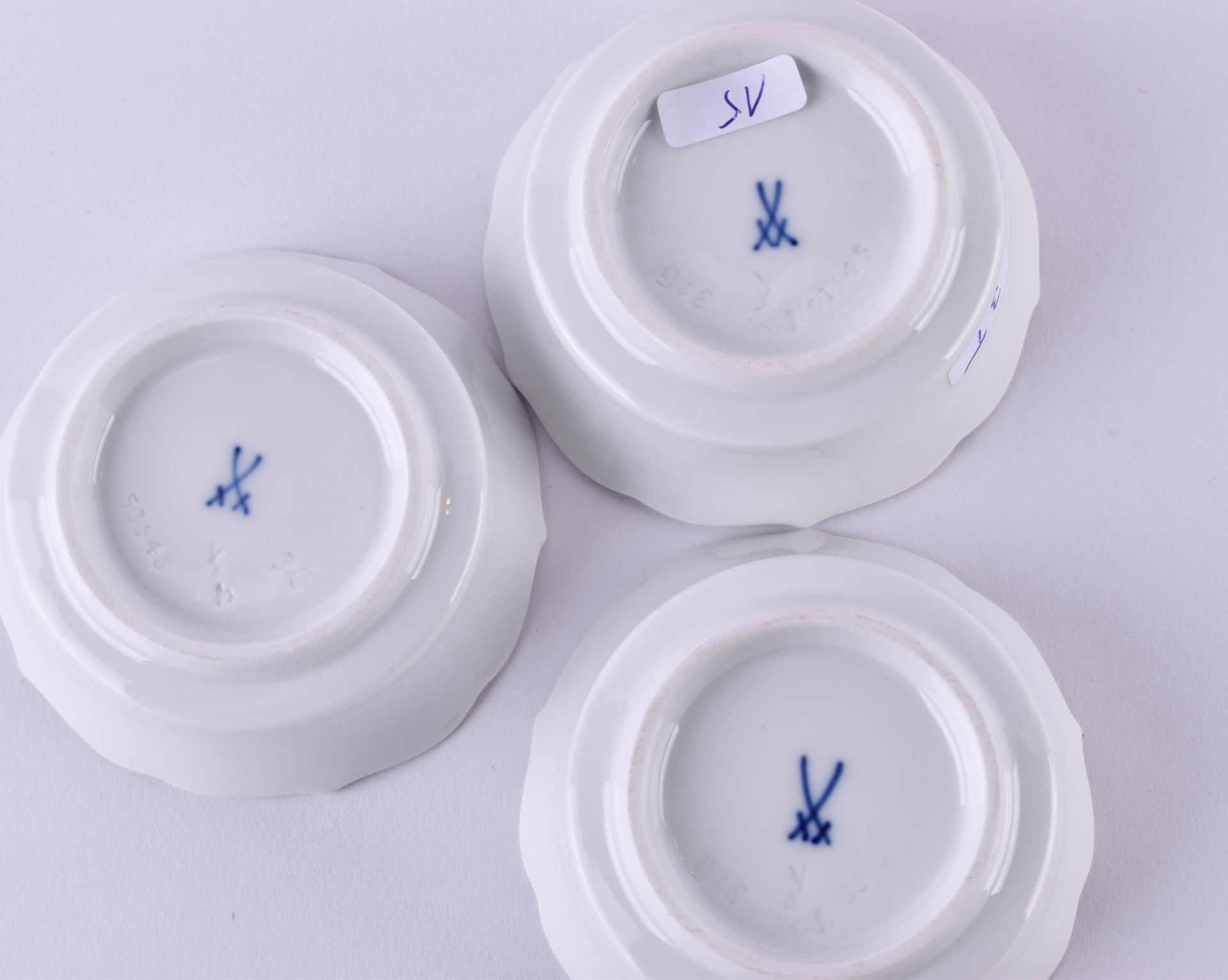 3 little bowls Meissen  - Image 3 of 3