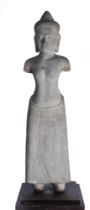 Figur der weiblichen Gottheit, möglicherweise Uma, wohl Khmer 12./13. Jhd.
