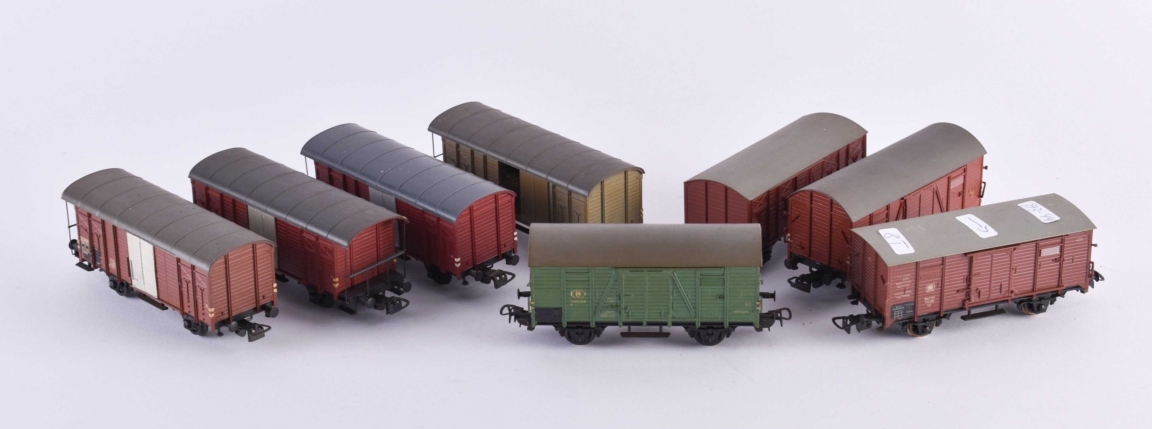 4 Güterwagen 46120 und 4 Güterwagen 3315256 Piko