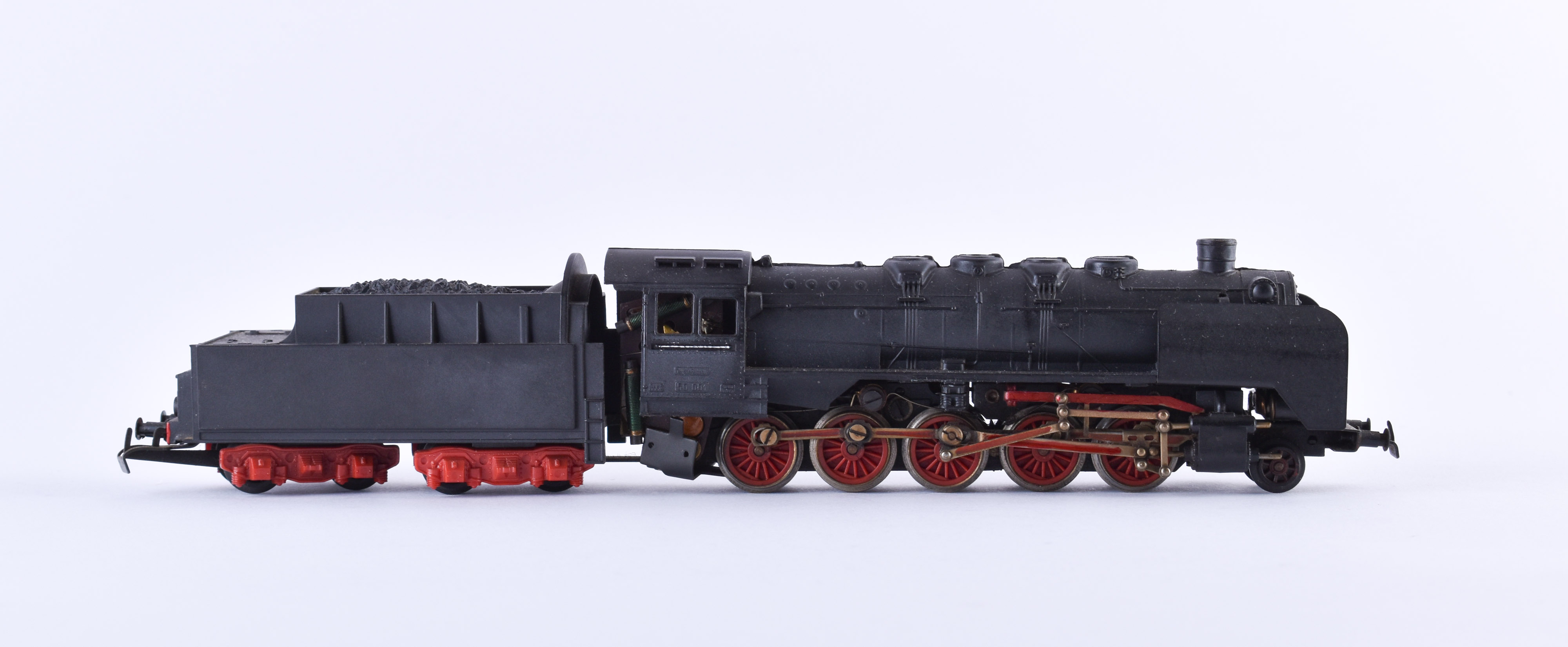 Steam locomotive BR 50001 DR, Piko