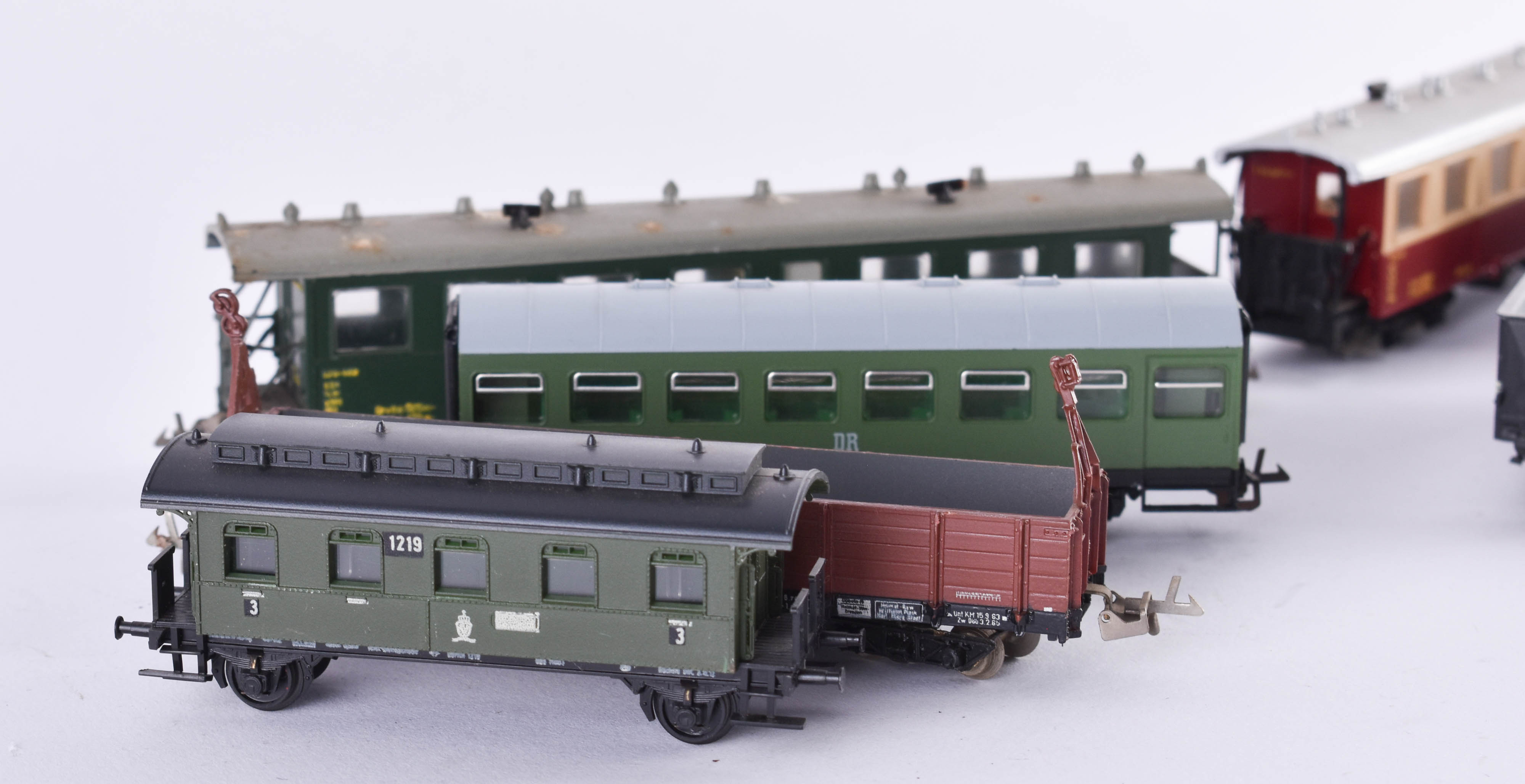 A group of passenger wagons/freight wagons Reko and other manufacturers - Image 2 of 2