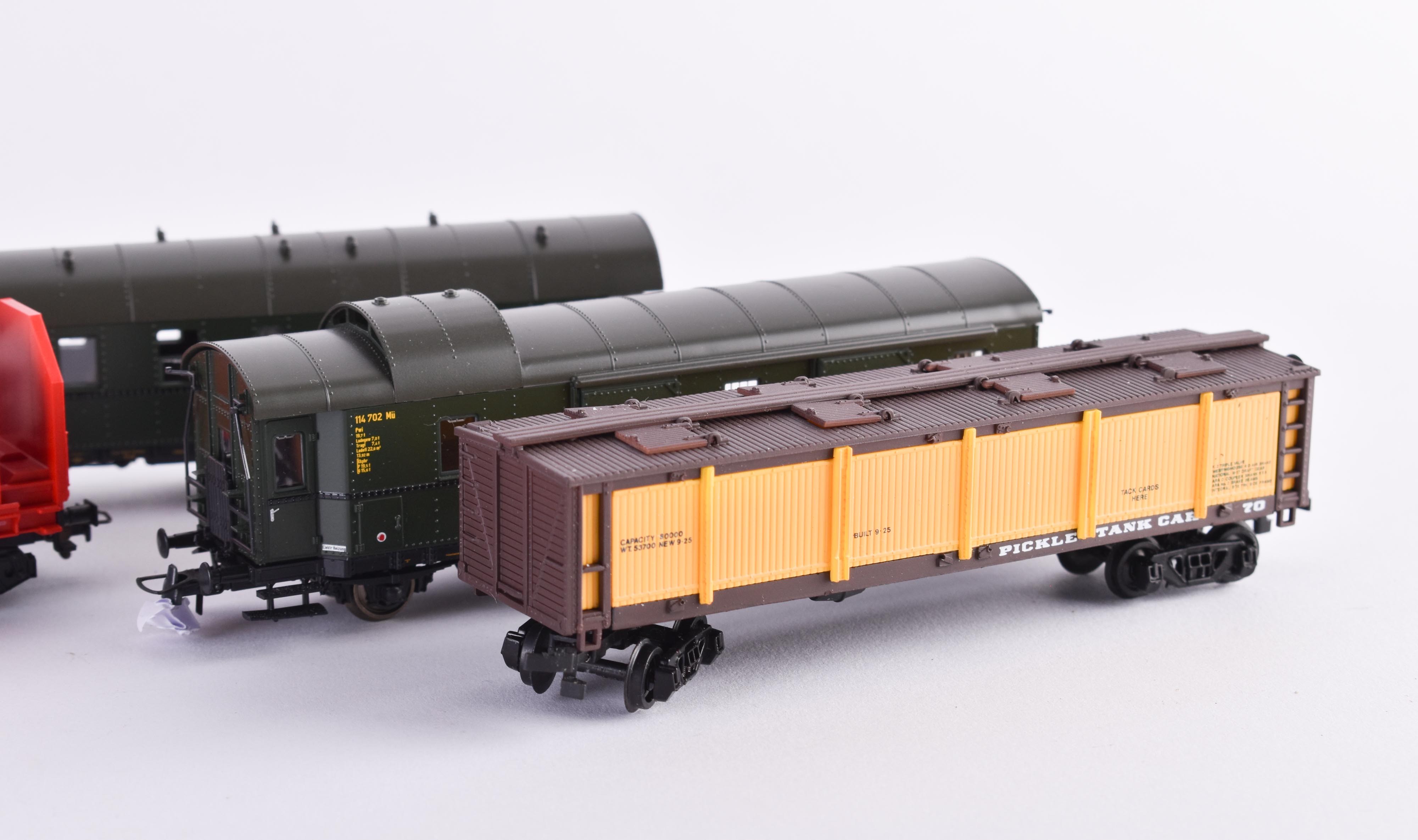 A group of freight wagons /passenger wagons Roco and other manufacturers - Image 2 of 3