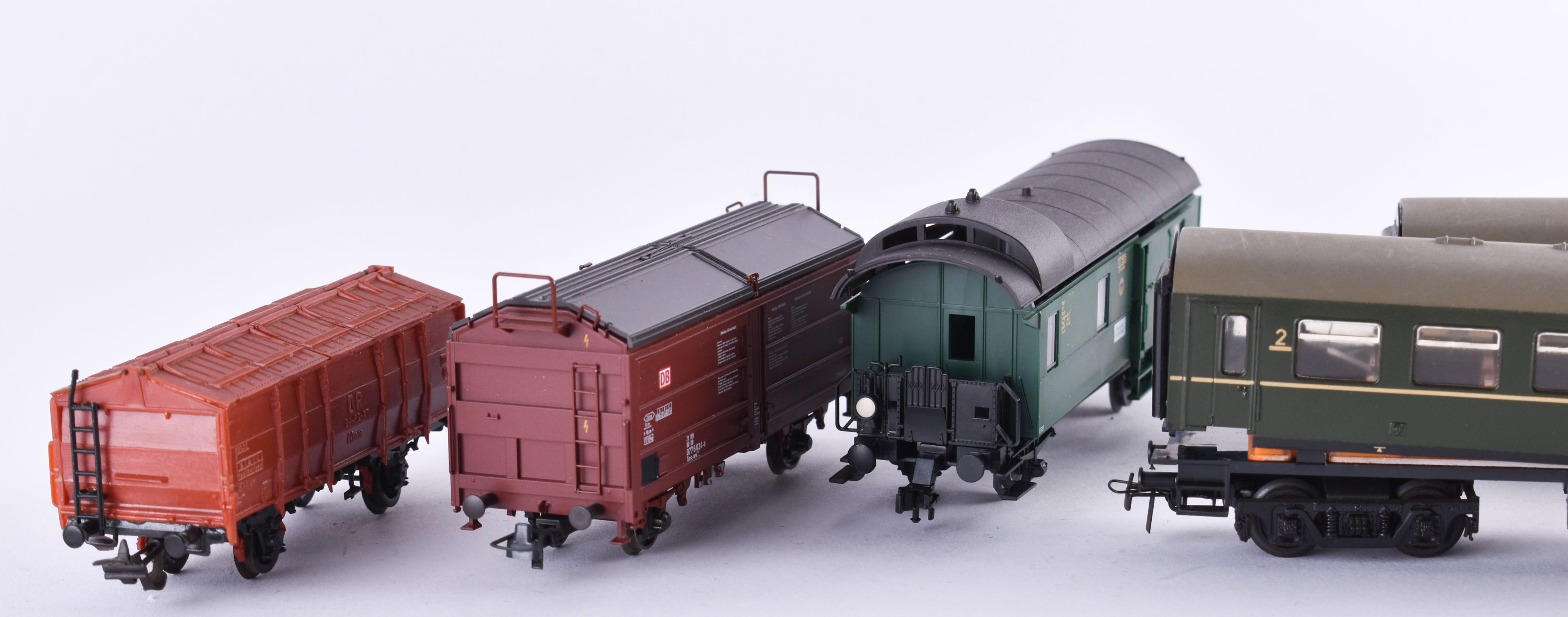 A group of freight wagons/passenger wagons Roco and other manufacturers - Image 2 of 3