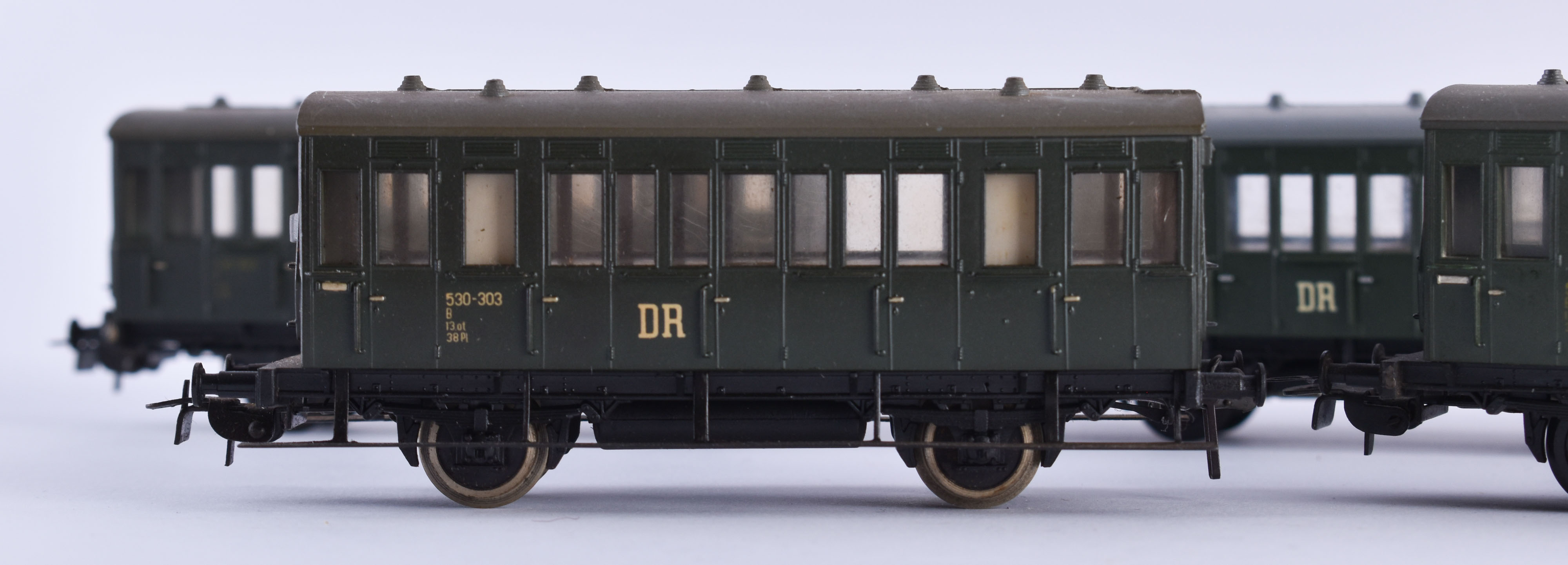 A group of passenger coaches 530-303 DR and 530-213 DR Piko - Image 2 of 3