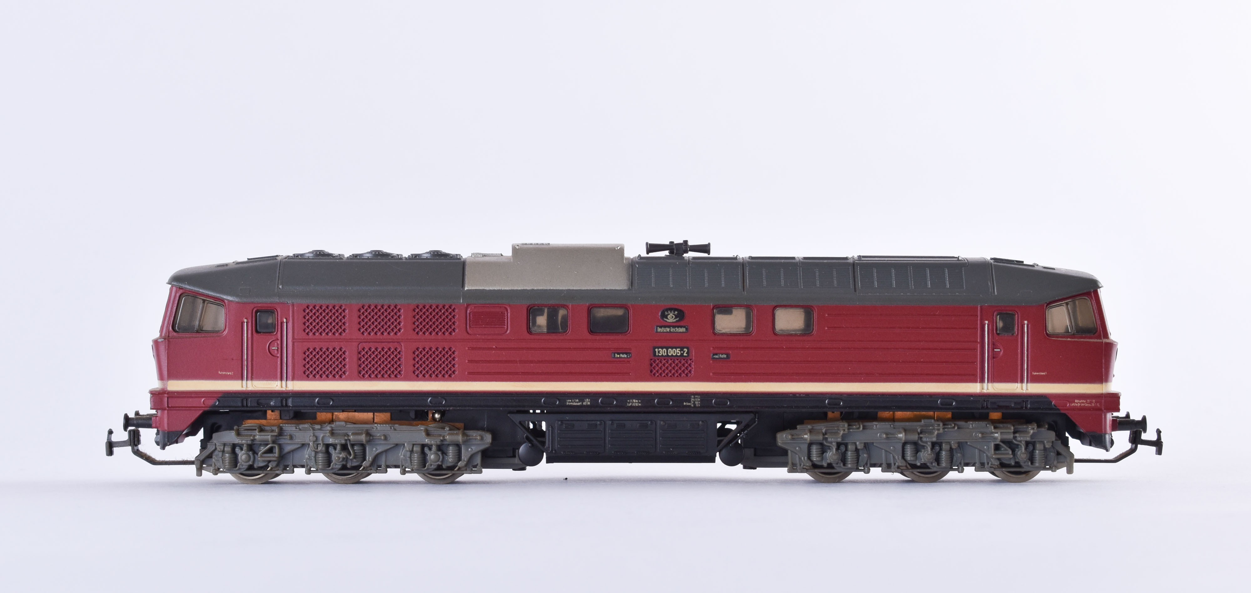 Diesel locomotive width 130 005-2 of the DR-Piko