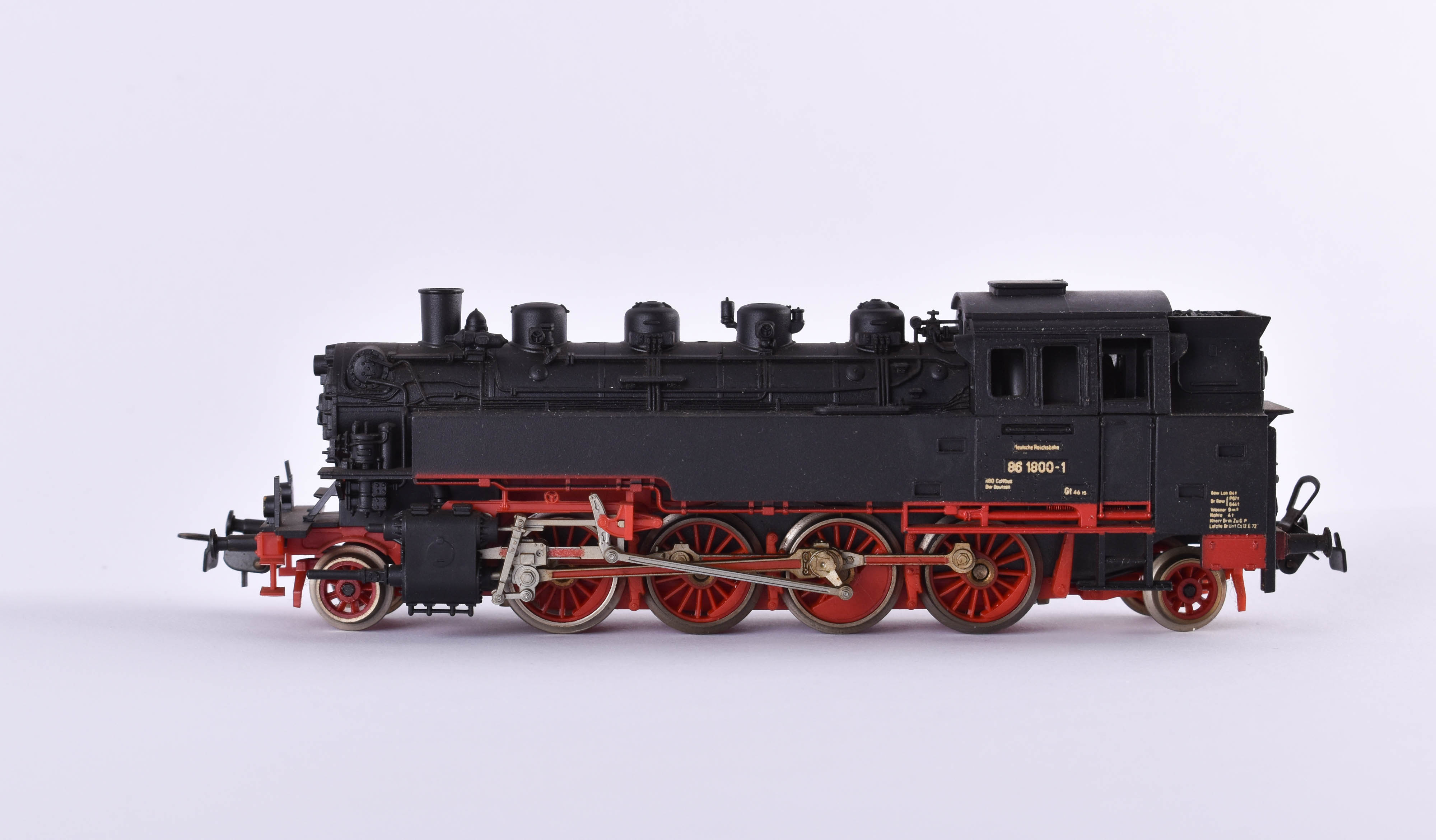 Steam locomotive Br 86 1800-1, DR, Piko