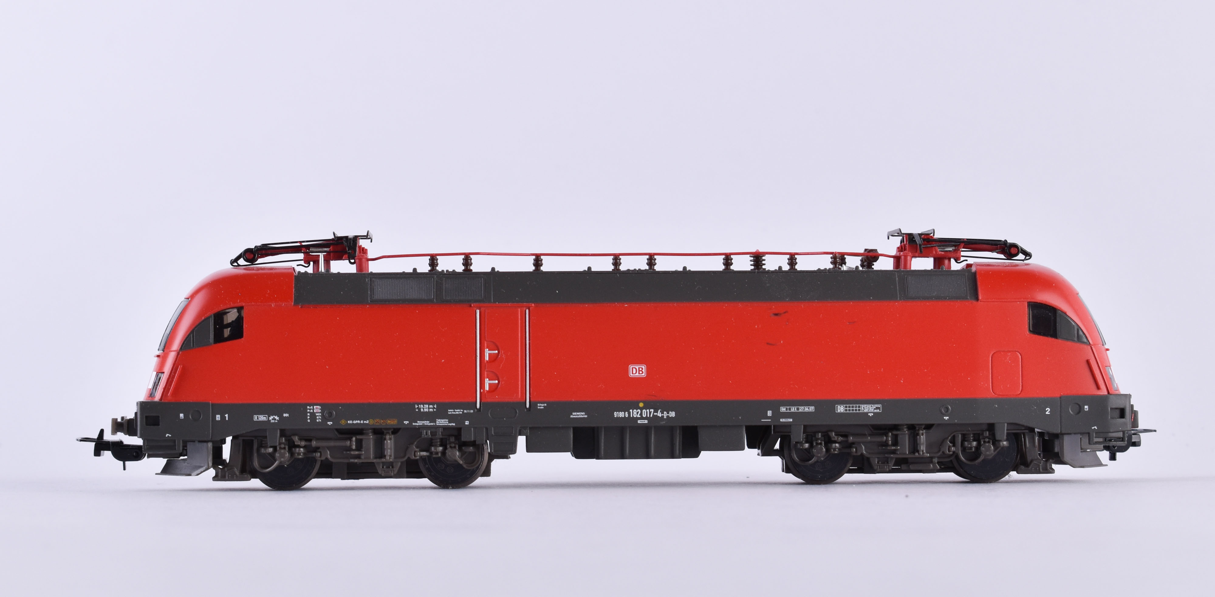 E-locomotive 182 017-4 DB - Piko