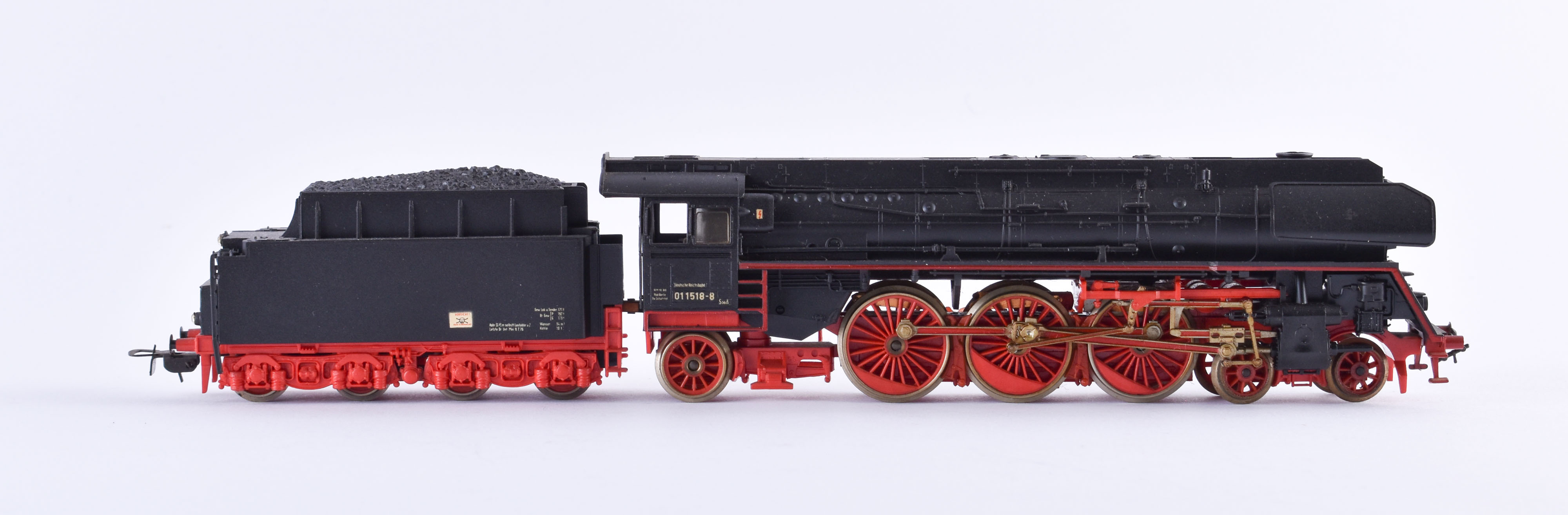 Steam locomotive with tender BR 01 1518-8 DR - Piko