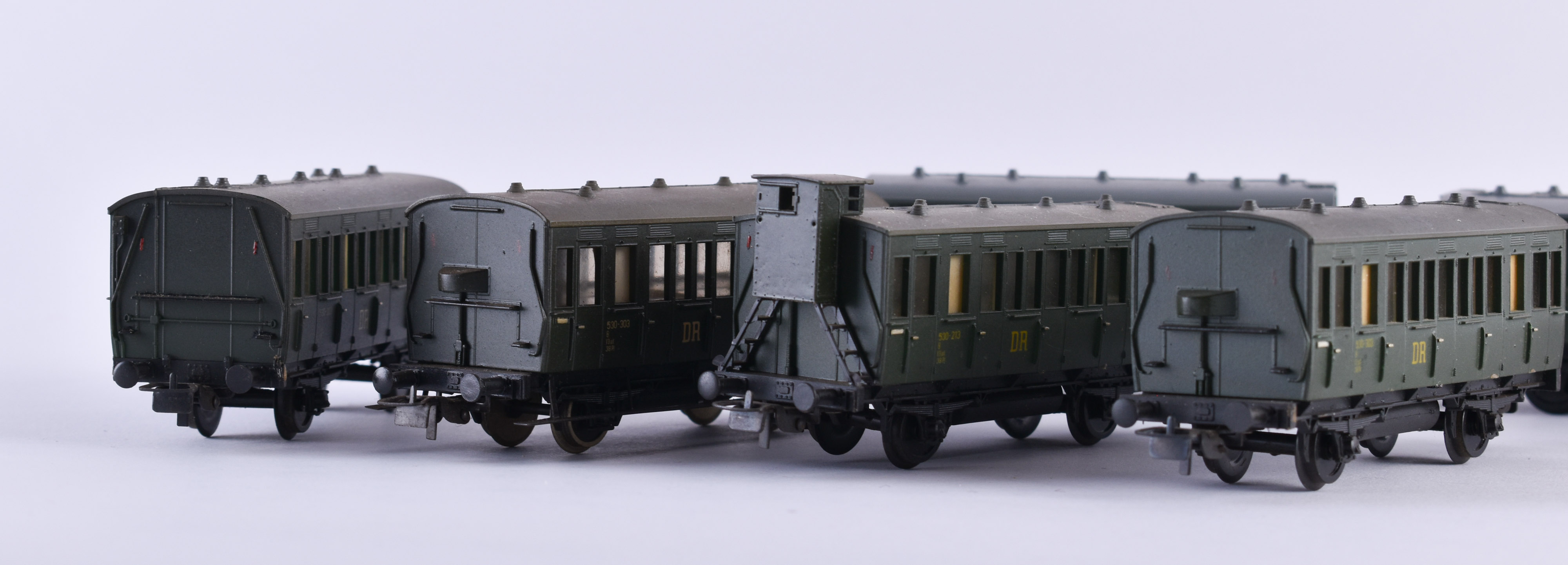 A group of passenger coaches 530-303 DR and 530-213 DR Piko - Image 3 of 3