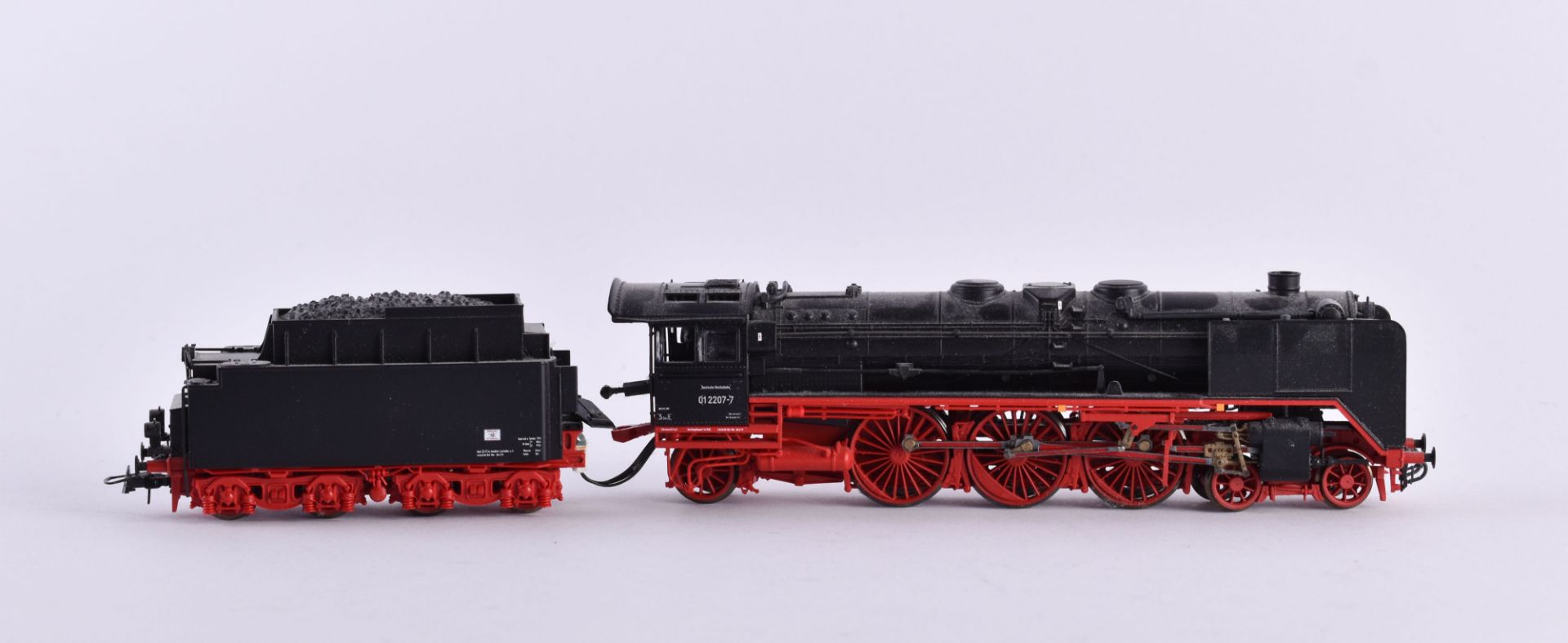 Steam locomotive with tender BR 01 2207-7 of the DR-Roco - Image 2 of 3