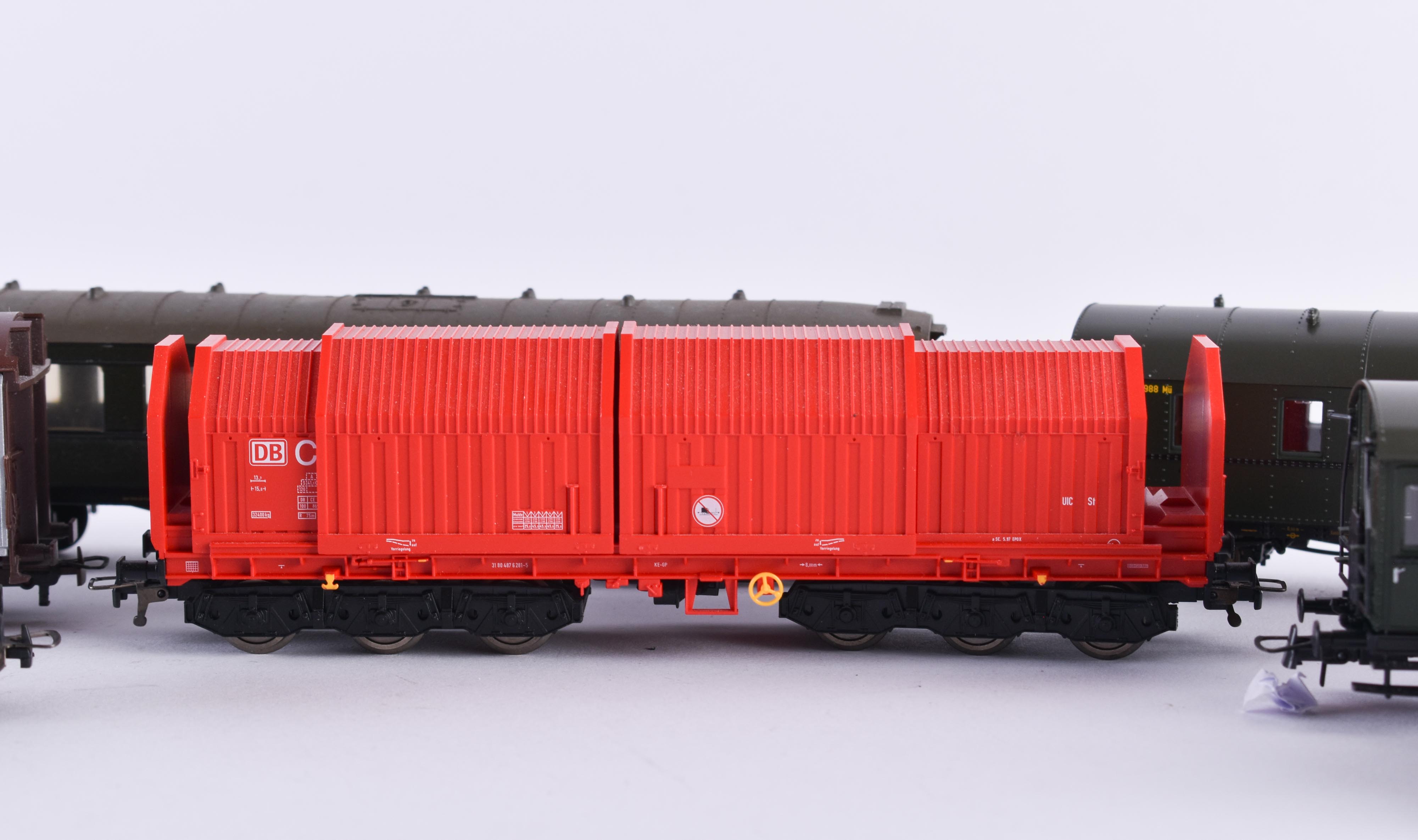 A group of freight wagons /passenger wagons Roco and other manufacturers - Image 3 of 3