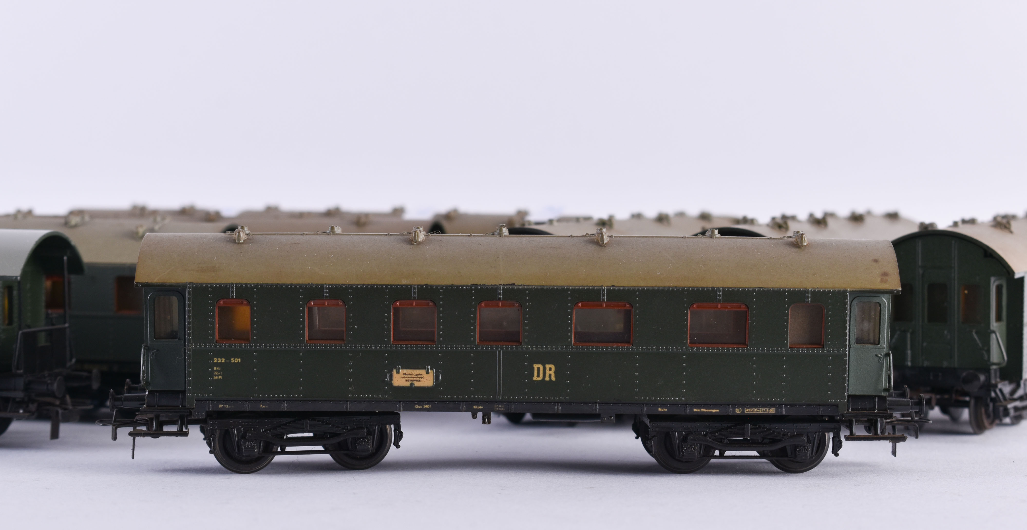 8 passenger wagons, DR 232-501 Schicht  - Image 2 of 2