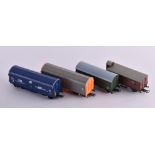 A group of goods wagons/passenger wagons - Piko and others