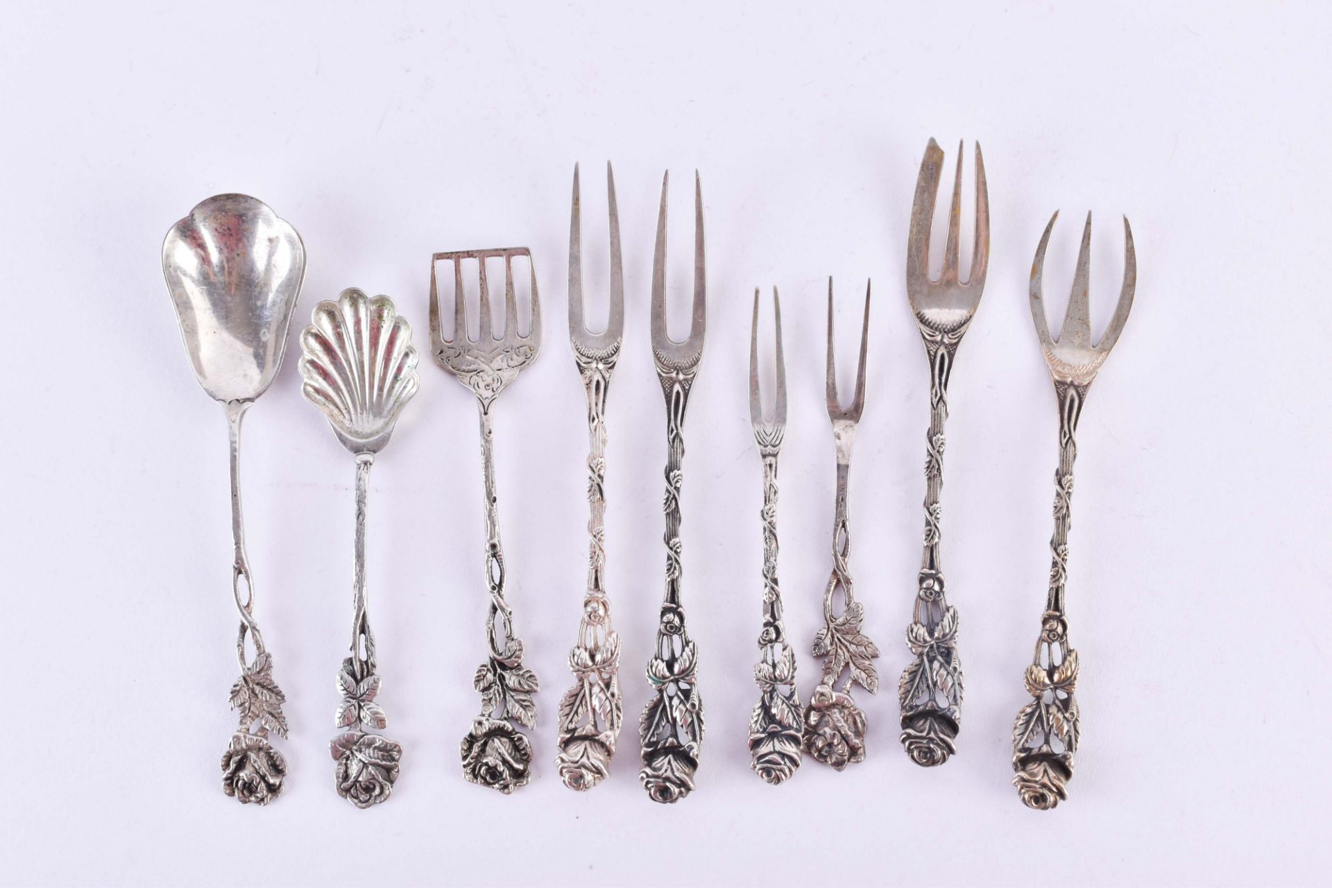 A group of silver cutlery - Image 4 of 4