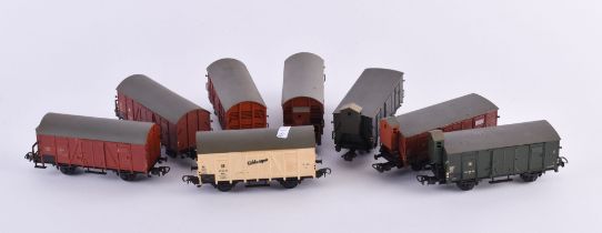 4 Güterwagen DR 23-01-18, 4 Güterwagen 05-86-96, Piko