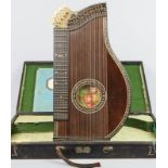 Zither im Etui