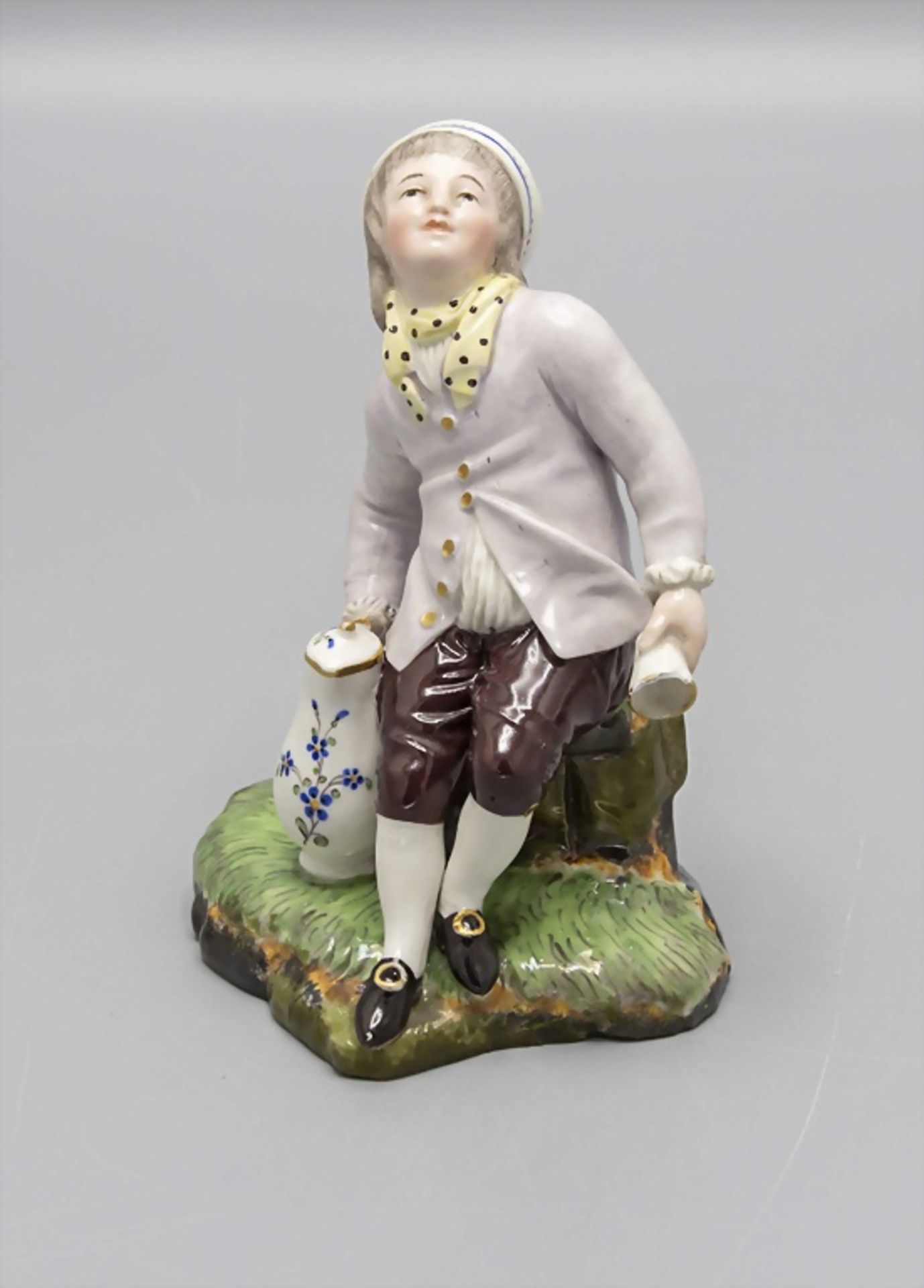 Kinderfigur 'Knabe mit Becher und Kanne' / A boy with a jug and a cup, wohl Passau, Anfang 20. Jh.