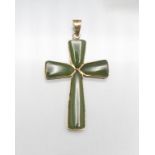 Jadekreuz / An 18 ct gold cross with jade