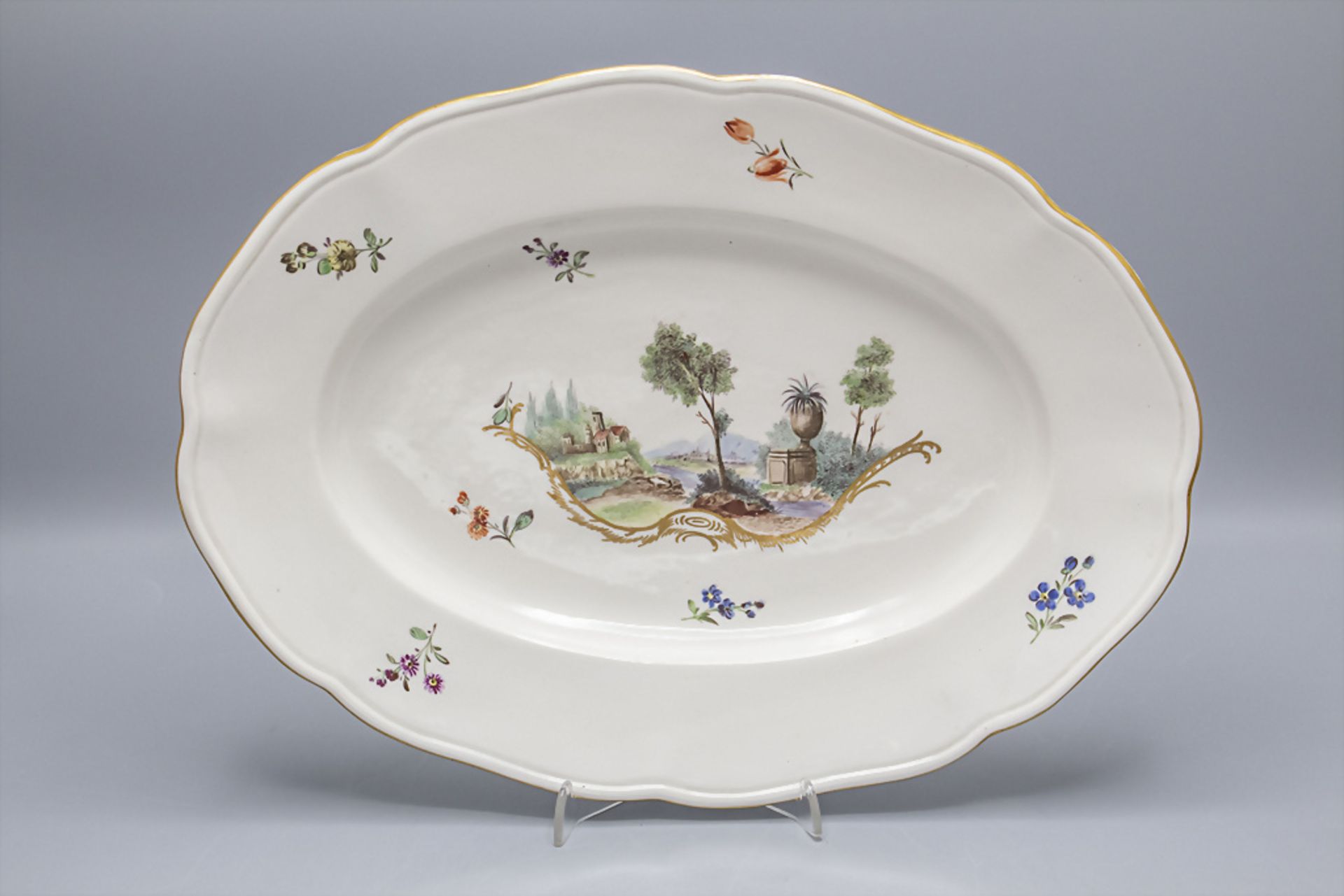 Zwei ovale Platten mit Flusslandschaft und einer Festung / Two plates with a river landscape ... - Image 2 of 5