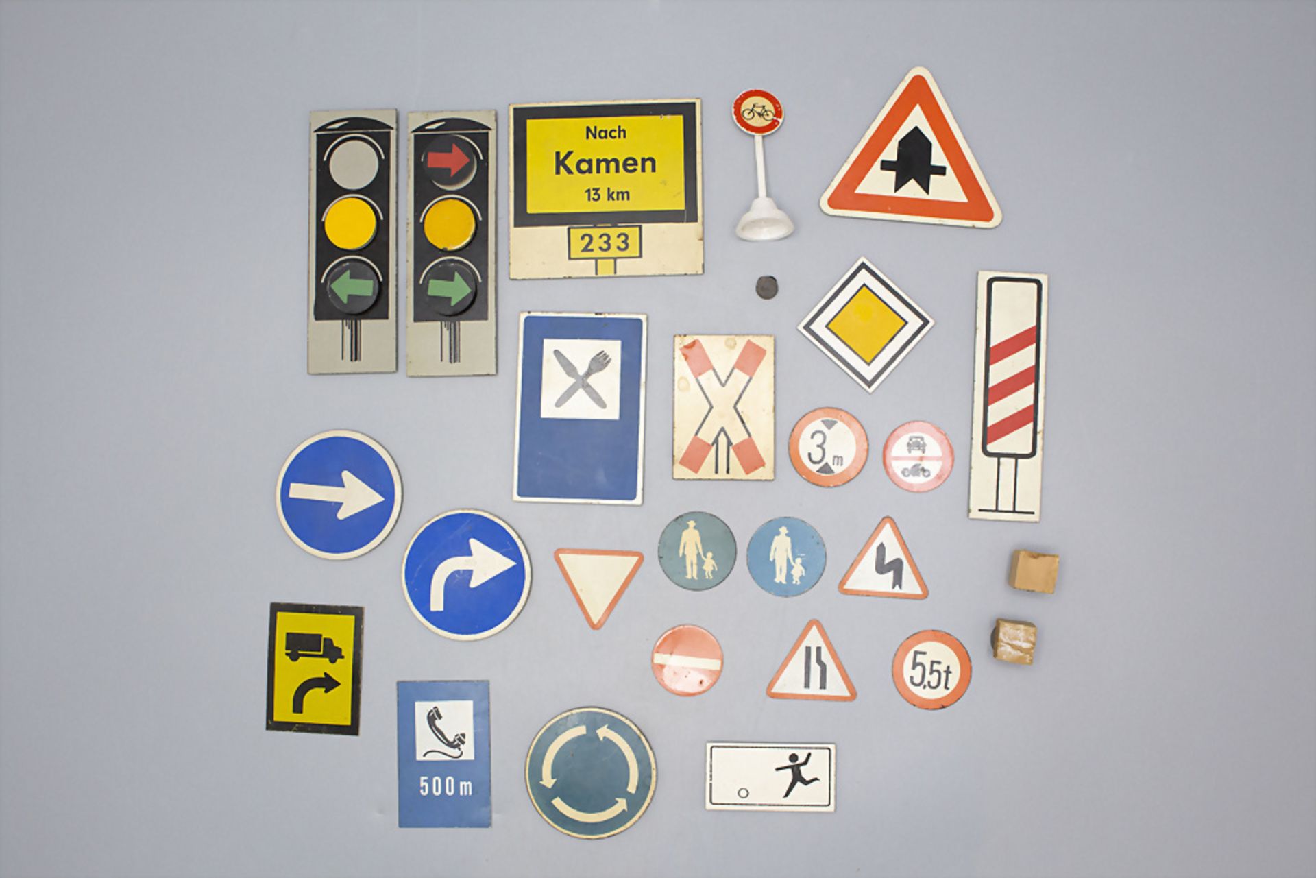 Konvolut 21 Verkehrsschilder / A set of 21 traffic signs