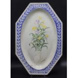 Oktogonale Platte mit Blumenmalerei / A creamware plate with flowers, Creil-Montereau & ...
