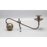 Bronzeleuchter mit Kugel / A bronze candle holder, Frankreich, 19. Jh.