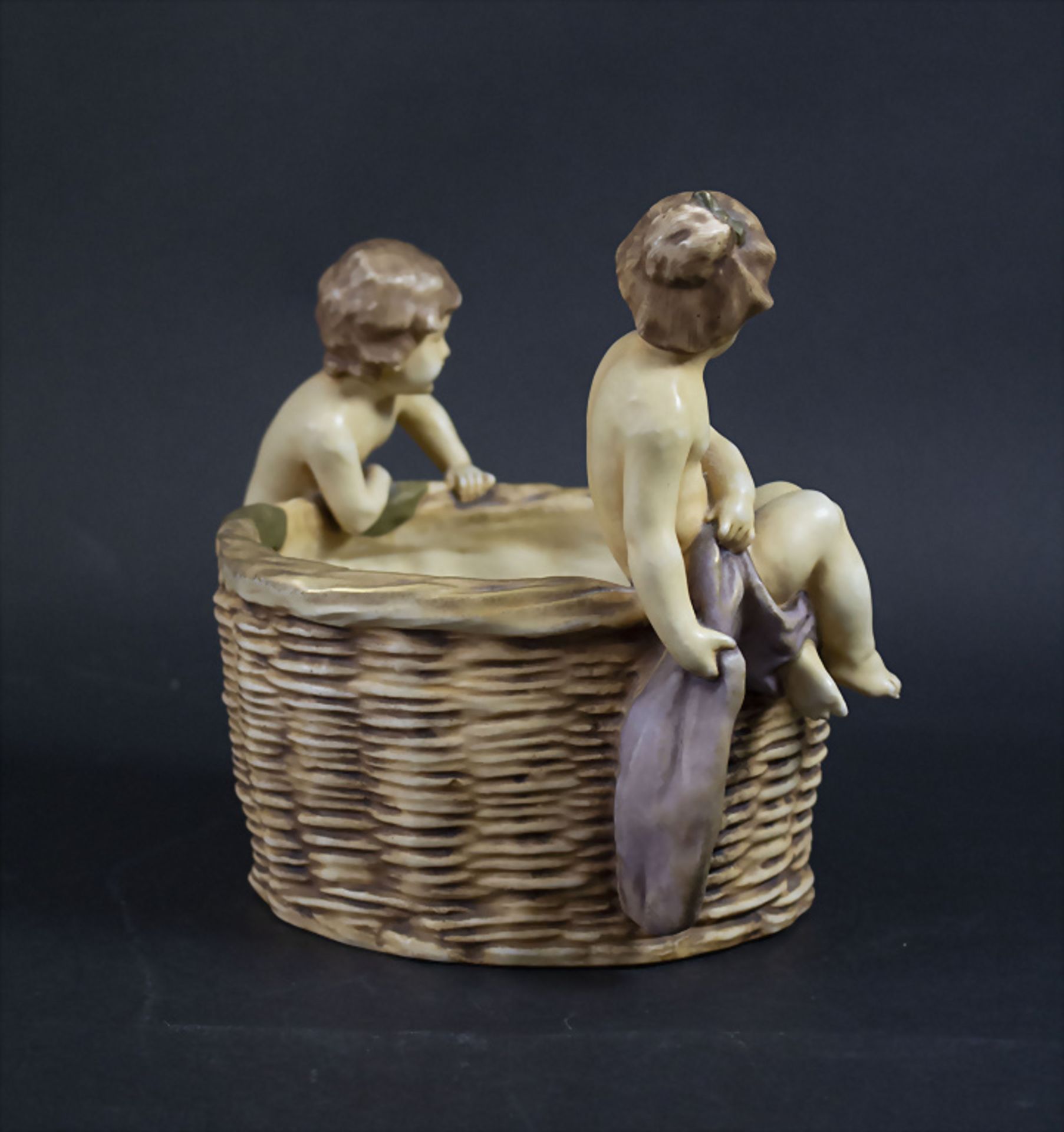 Figürliche Korbschale / Cachepot / A figural basket shaped bowl, Amphora-Werke, Turn-Teplitz, ... - Image 4 of 7