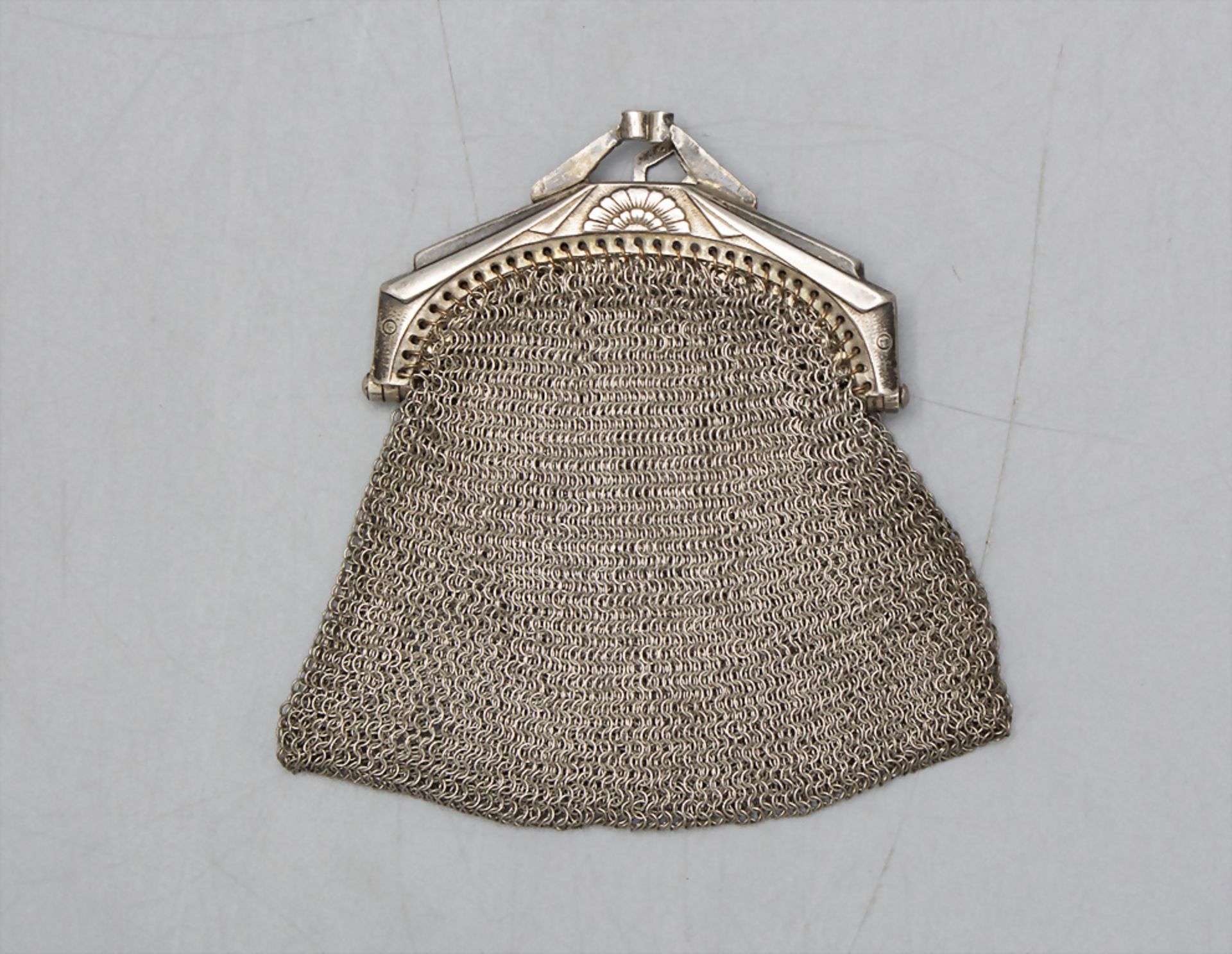 Kleine Art Déco Kettentasche / Börse / A small Art Deco silver purse, Frankreich, um 1920